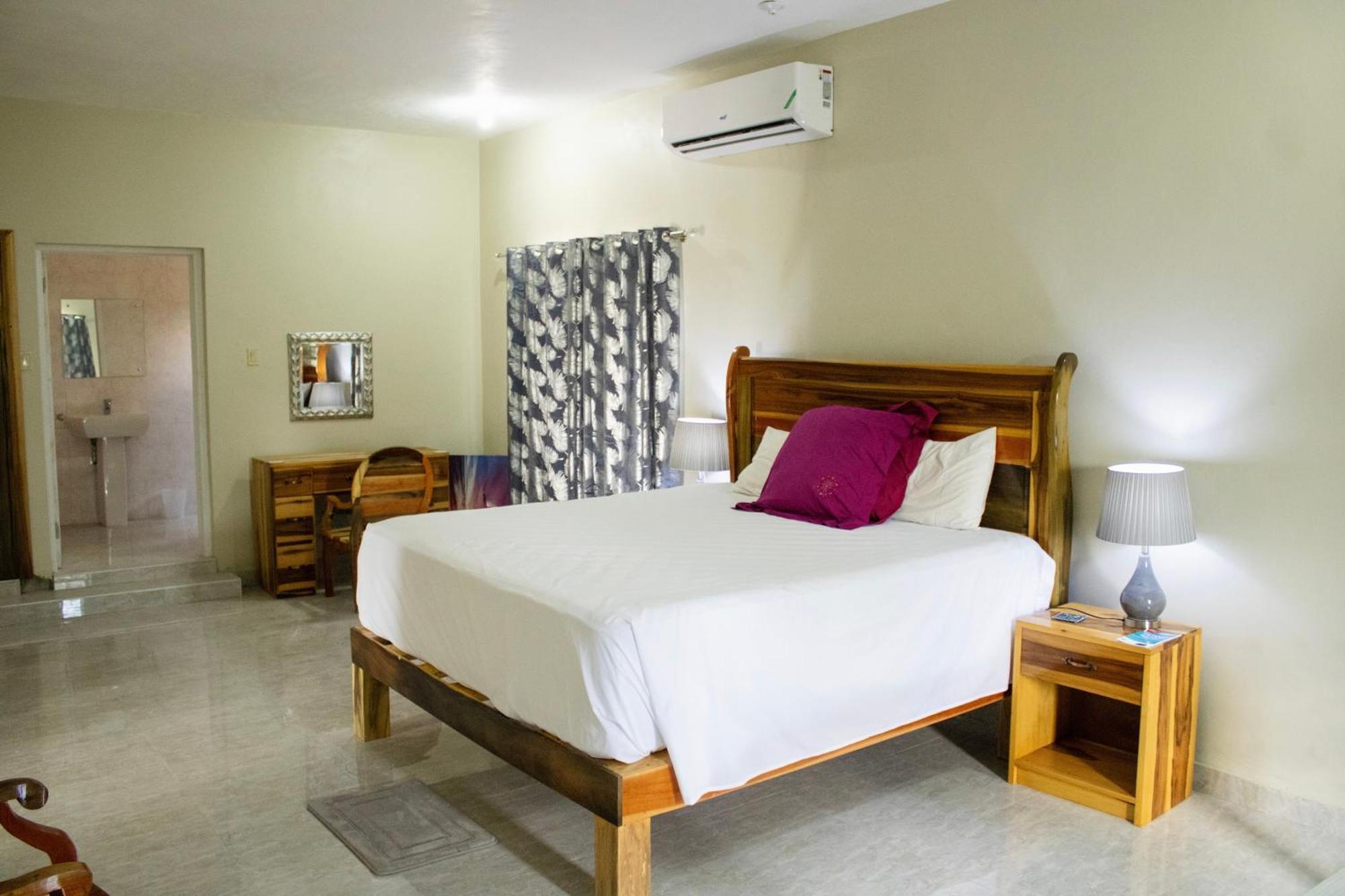 Guest house Demaroys Treasure Beach