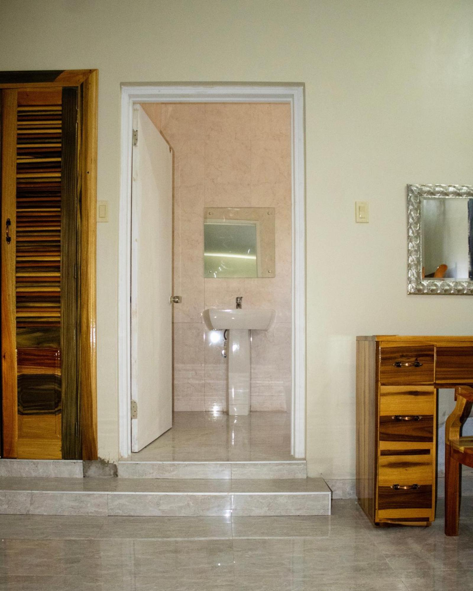 Guest house Demaroys *