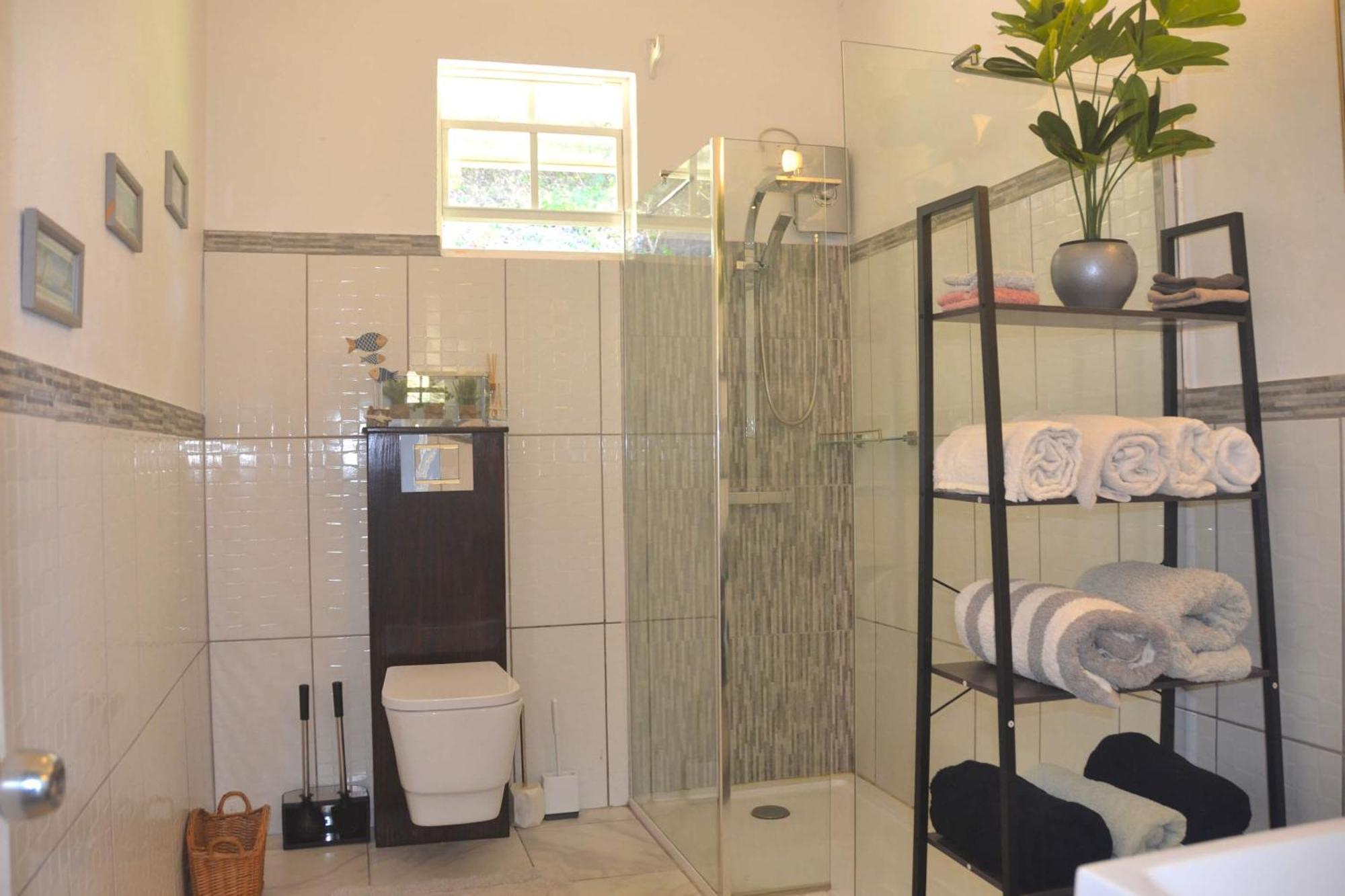 Stunning 3br - Friendship Bay View & Balcony Holiday home Port Elizabeth