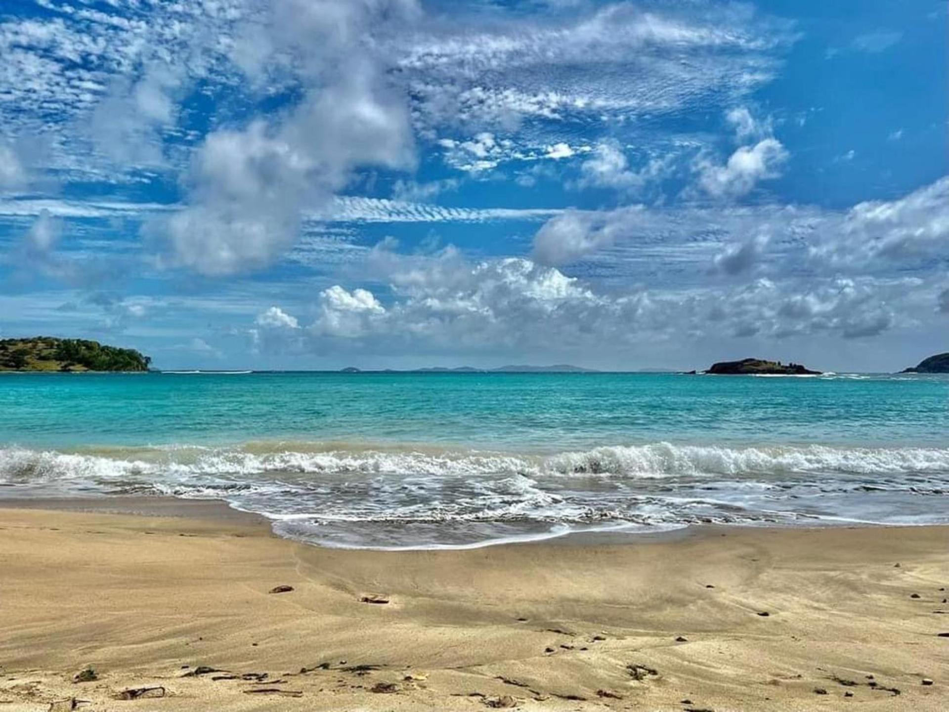 Stunning 3br - Friendship Bay View & Balcony Holiday home *