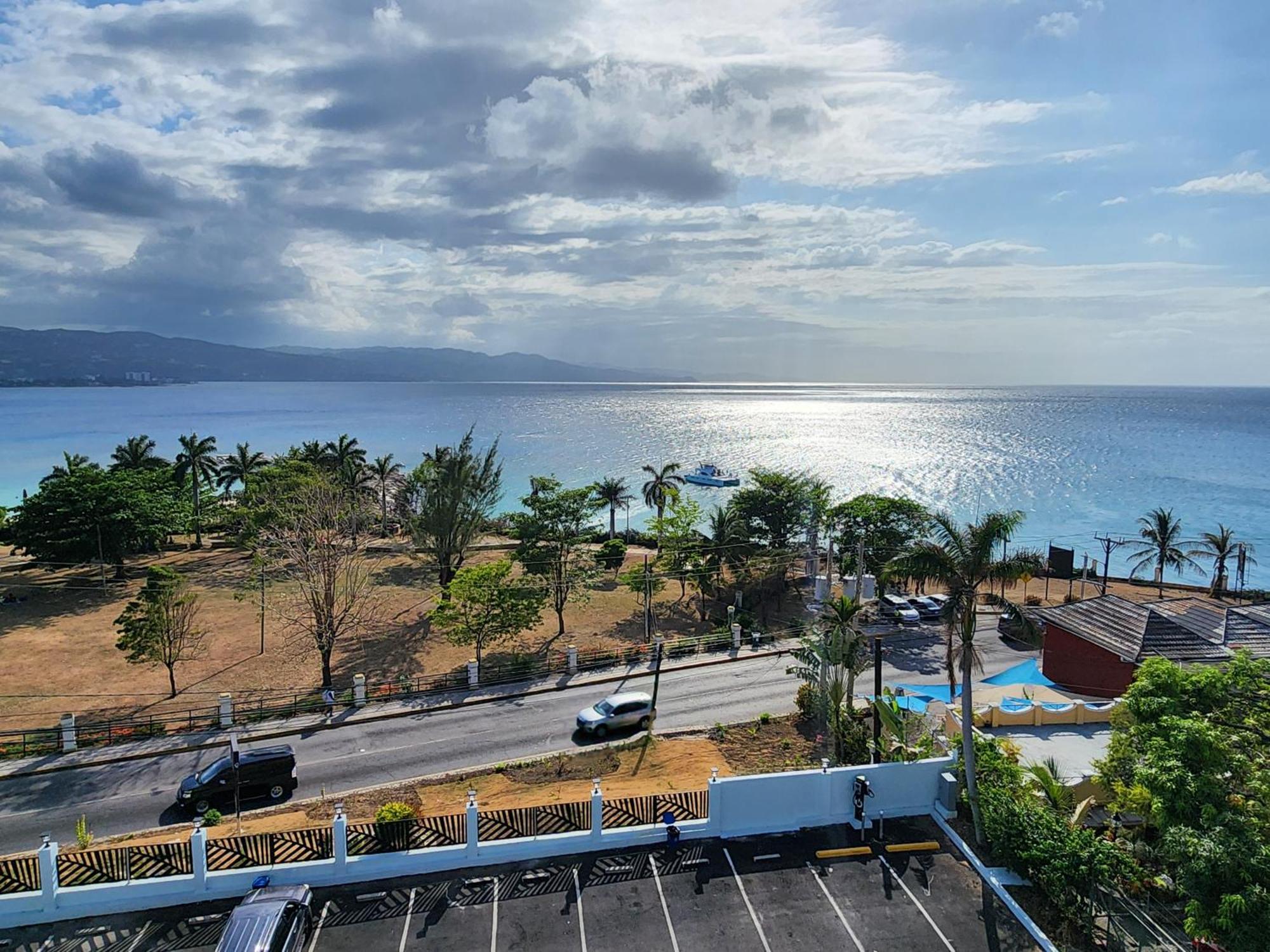 Hotel 39 Jamaica 3*