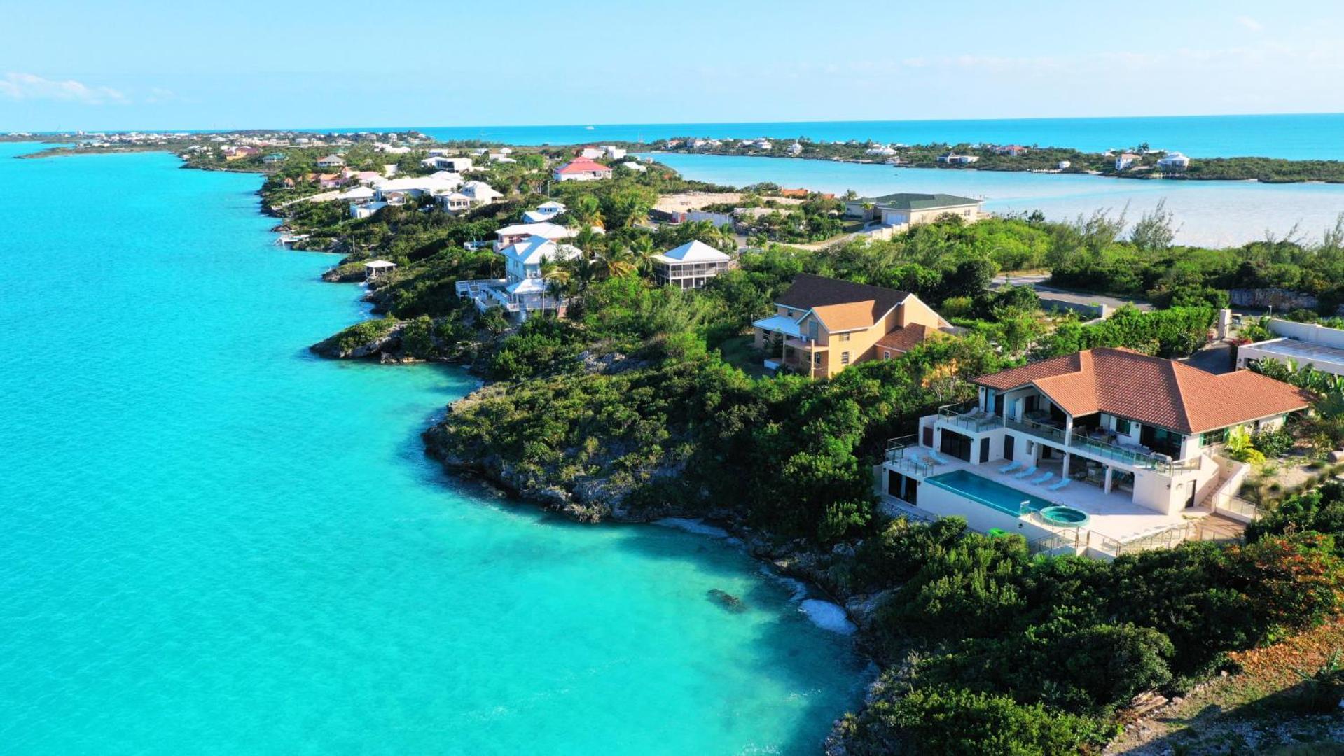 Alta Bella And Villa Taylor Bay Beach
