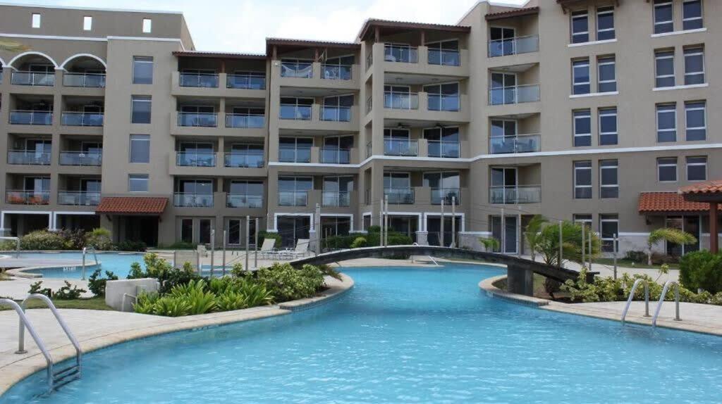 The Elegance Of Oasis -3br Front Apartment Palm Beach