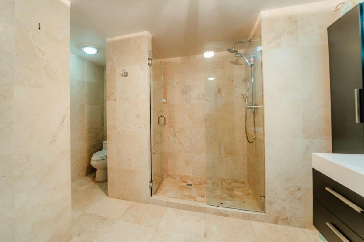 The Elegance Of Oasis -3br Front Apartment *