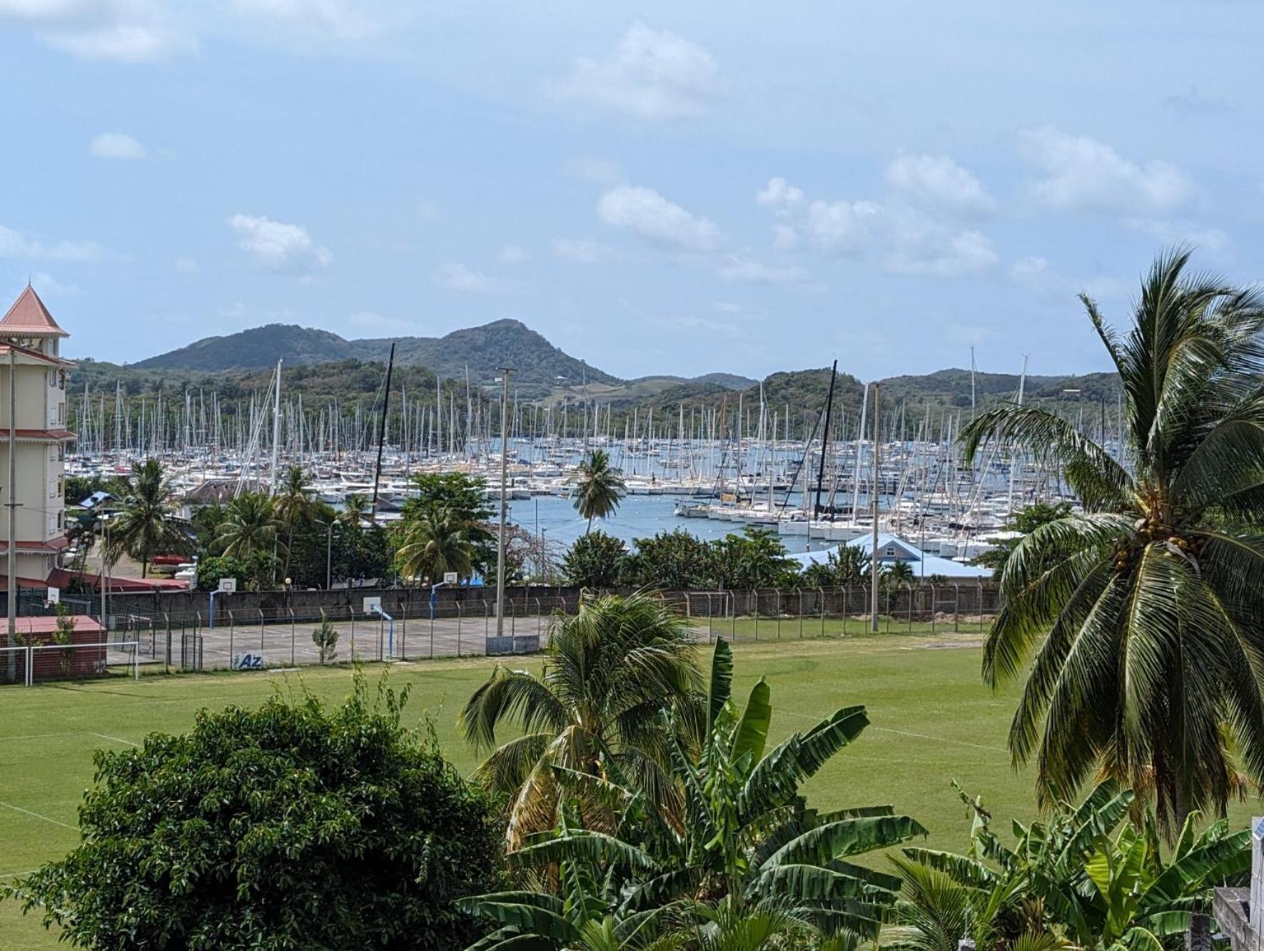 Apartment Ti Plezi 26m A 2 Pas Marina Du Marin Climatise Parking Le Marin