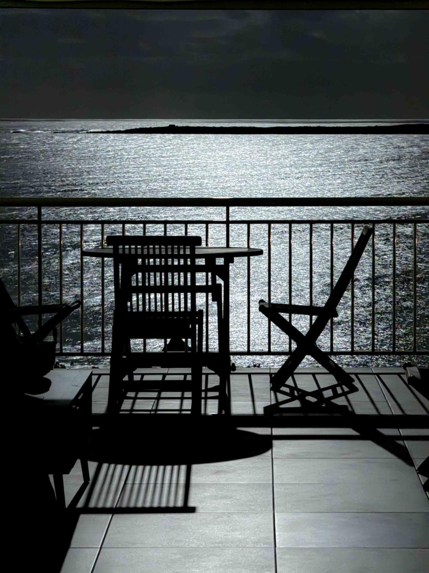 Front Line Unit 520 Ft2 - 48 M2, On Second Floor, Stunning Ocean View Apartamento Cul de Sac