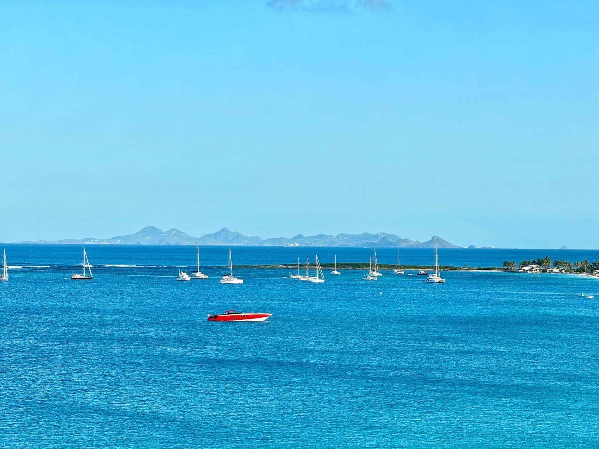Front Line Unit 520 Ft2 - 48 M2, On Second Floor, Stunning Ocean View Apartamento