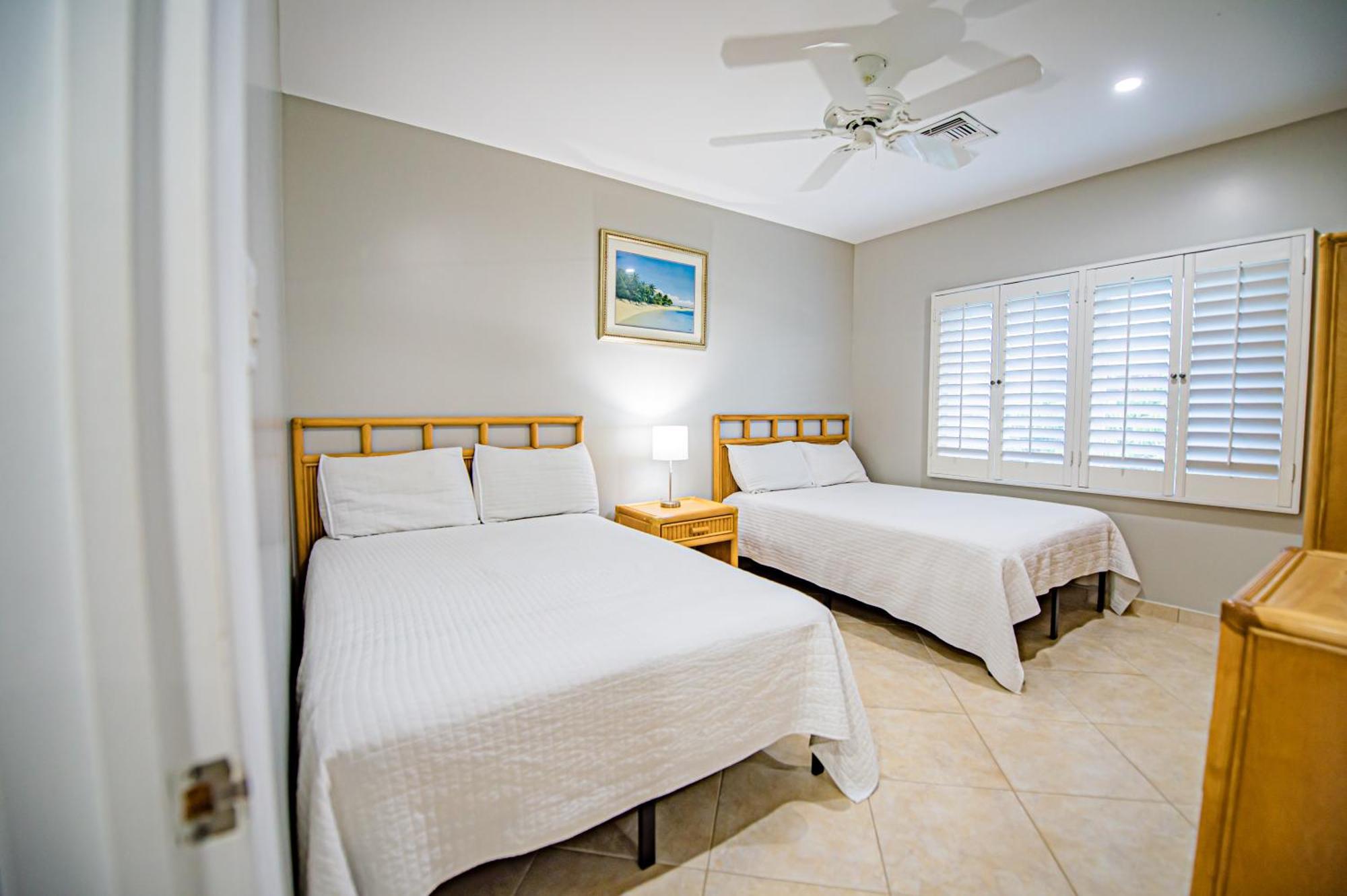 Aparthotel Seven Mile Beach West Bay