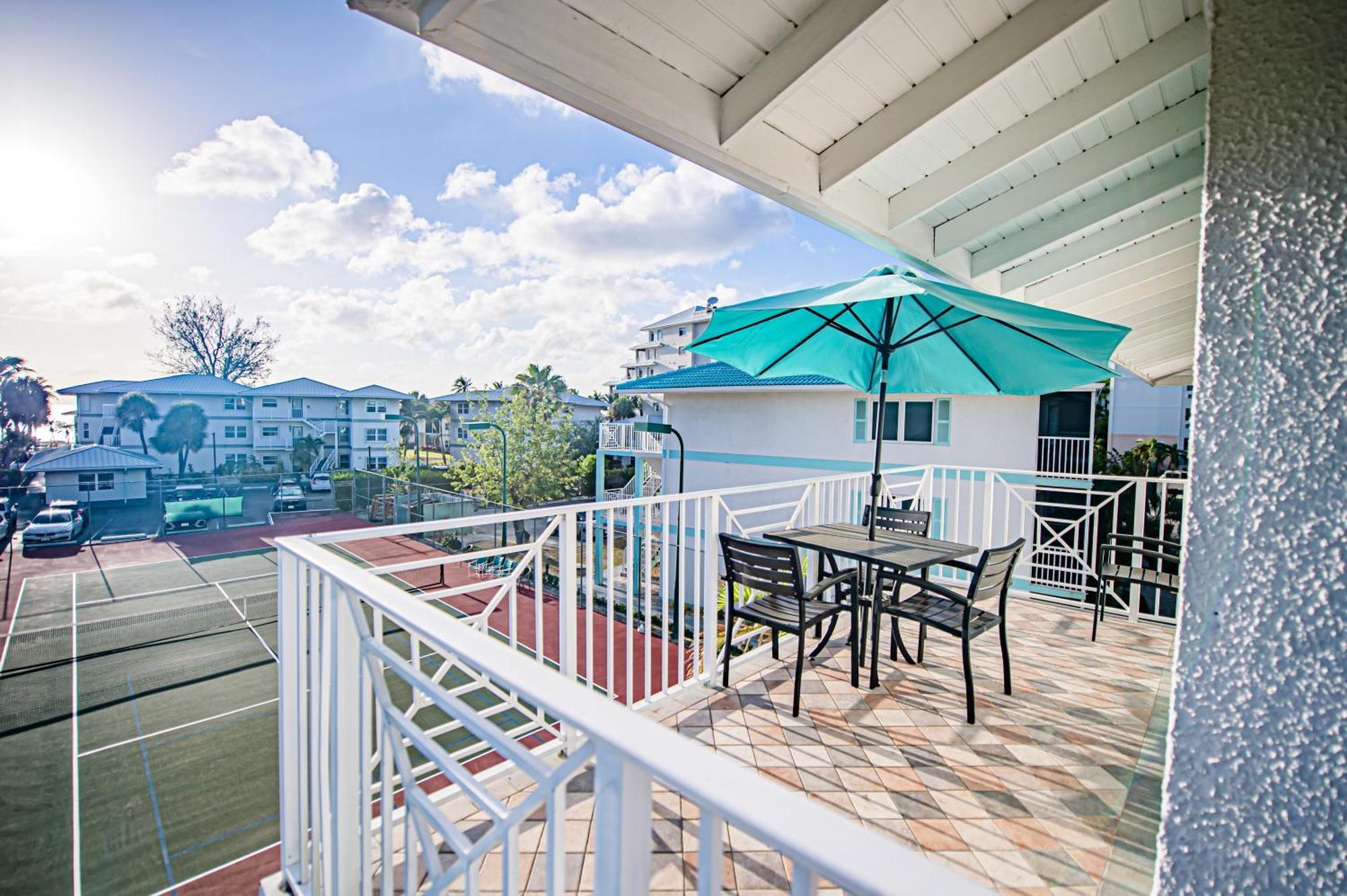 Aparthotel Seven Mile Beach West Bay