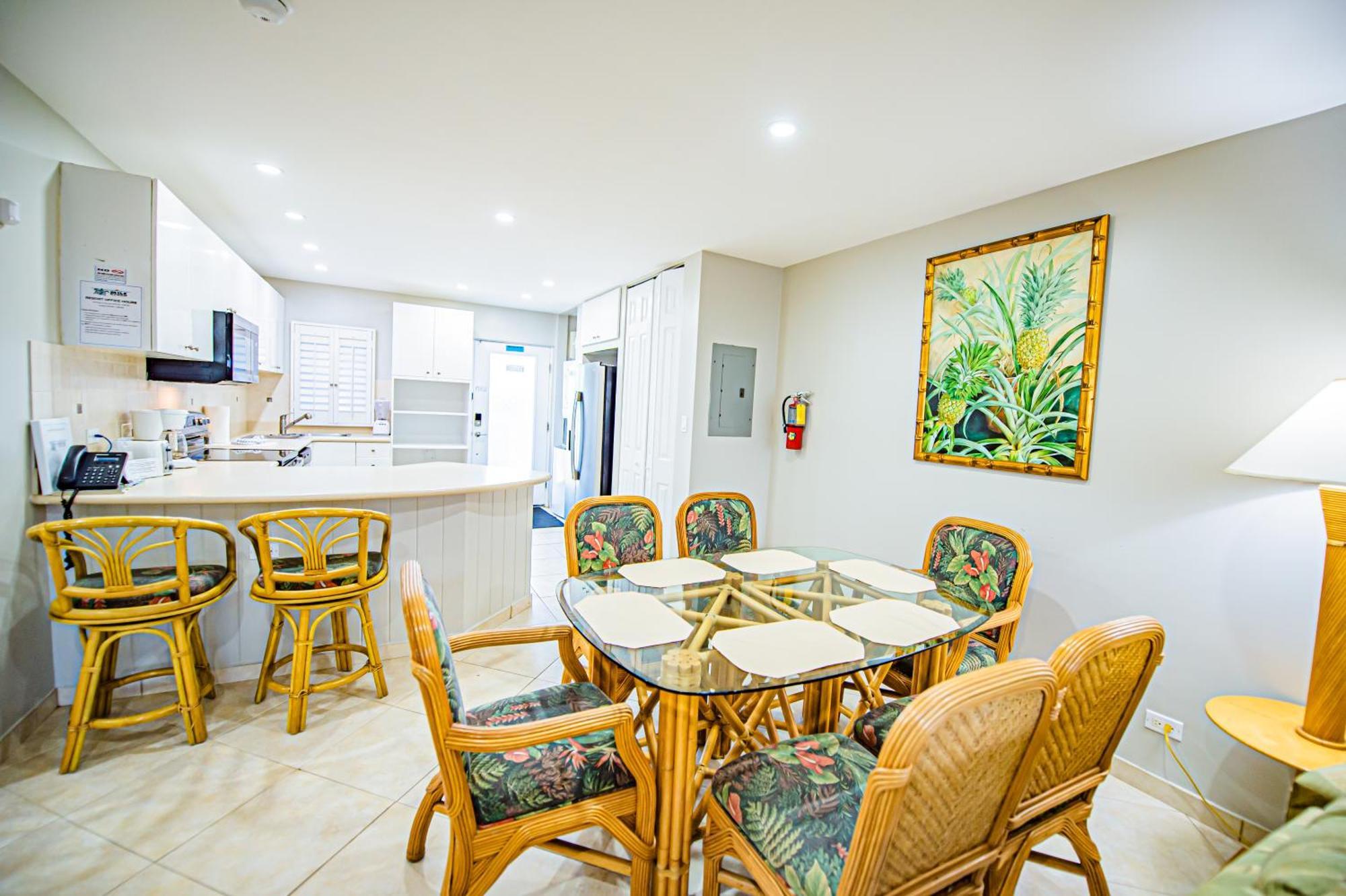 Aparthotel Seven Mile Beach West Bay