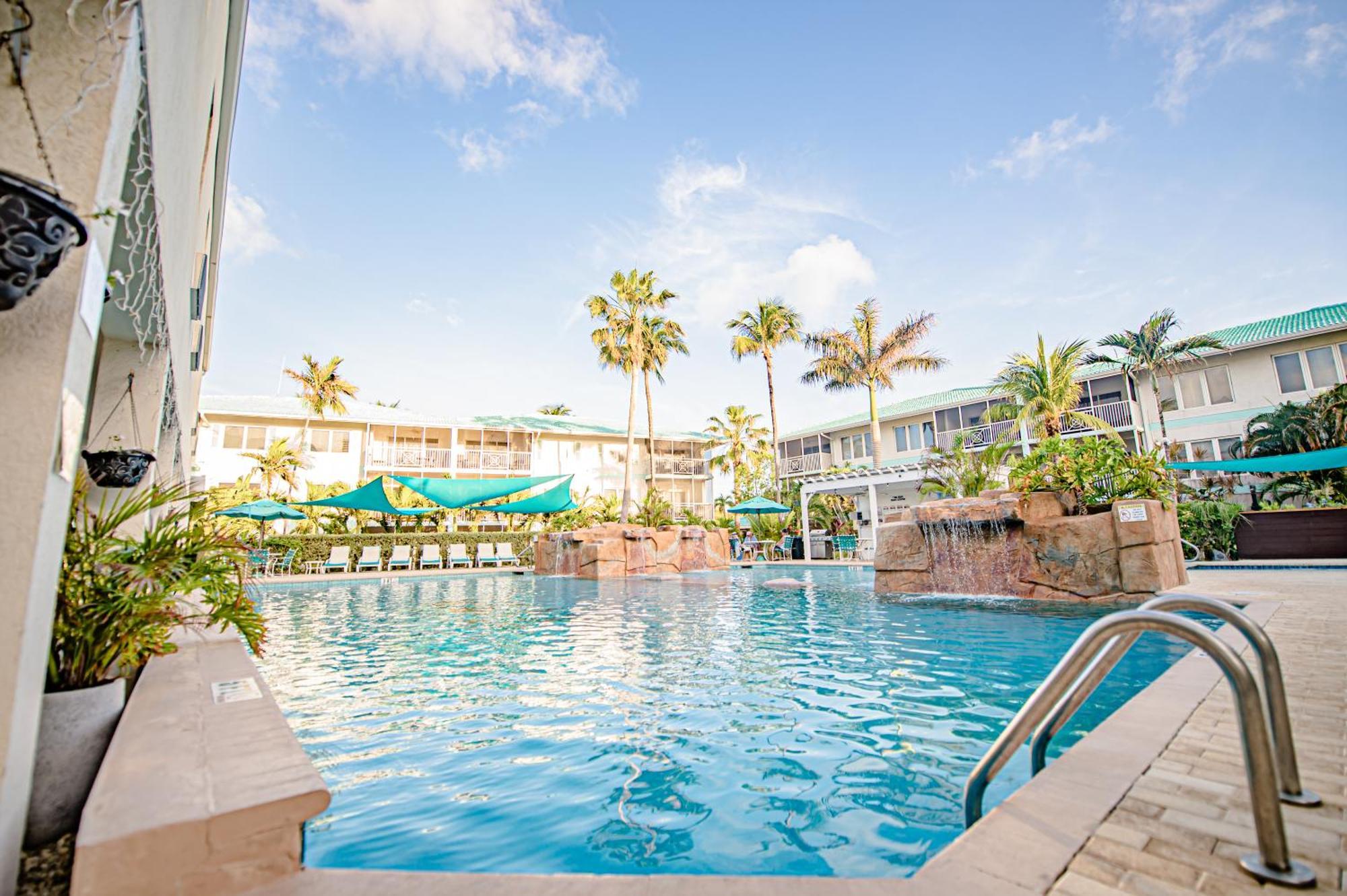 Aparthotel Seven Mile Beach 3*