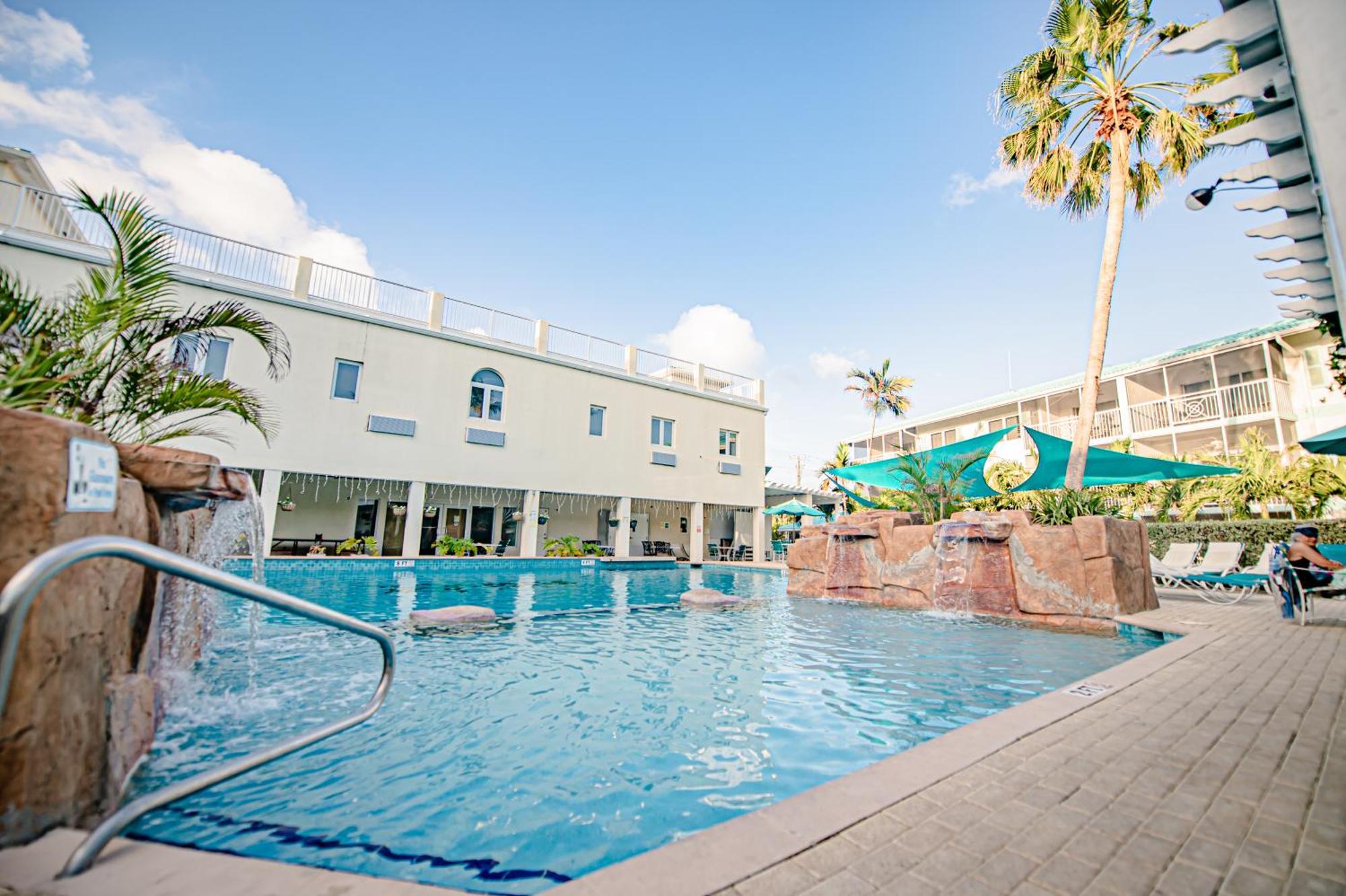 Aparthotel Seven Mile Beach West Bay