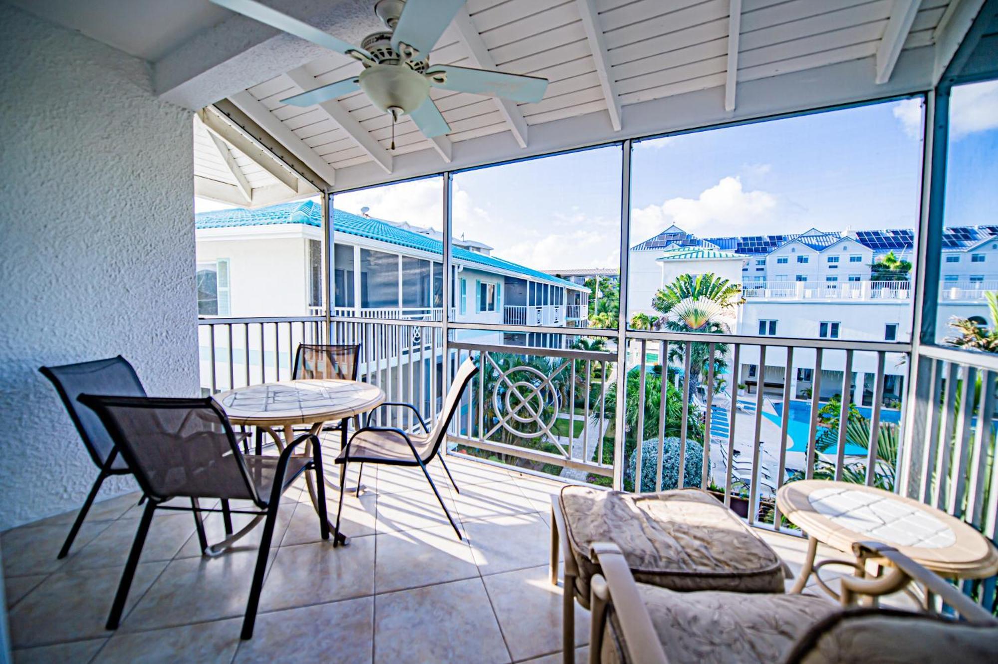 Aparthotel Seven Mile Beach 3*