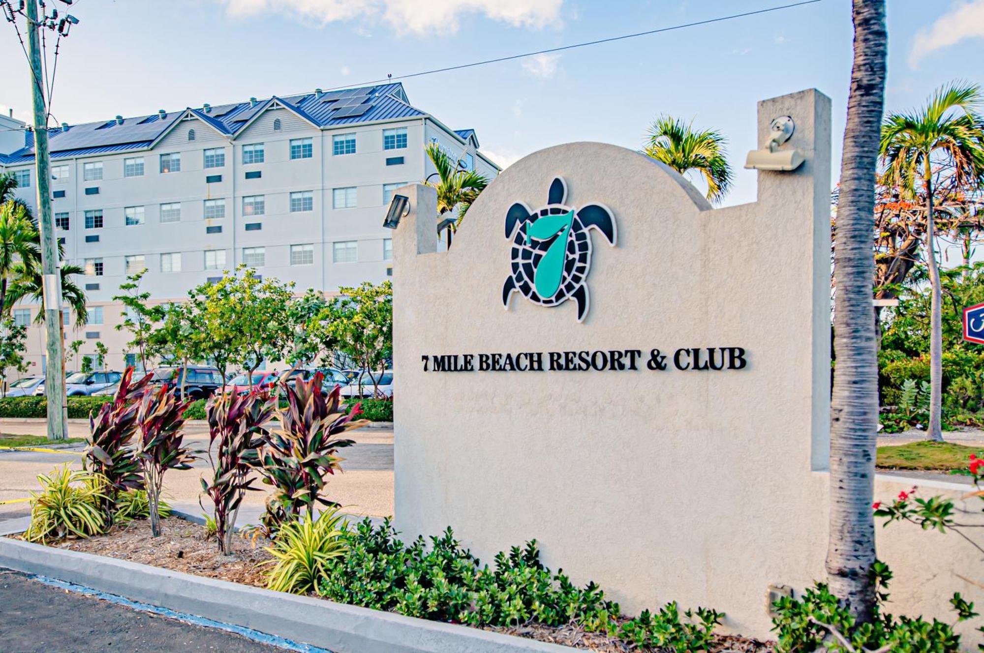 Seven Mile Beach Aparthotel