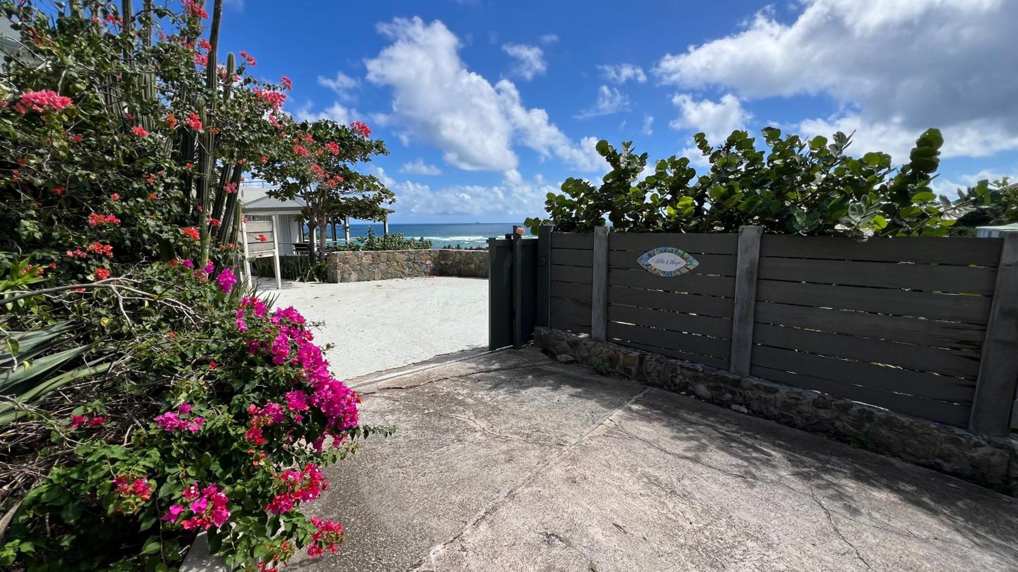 Magic - Stunning Ocean View, Pool & Starlink Internet Oyster Pond