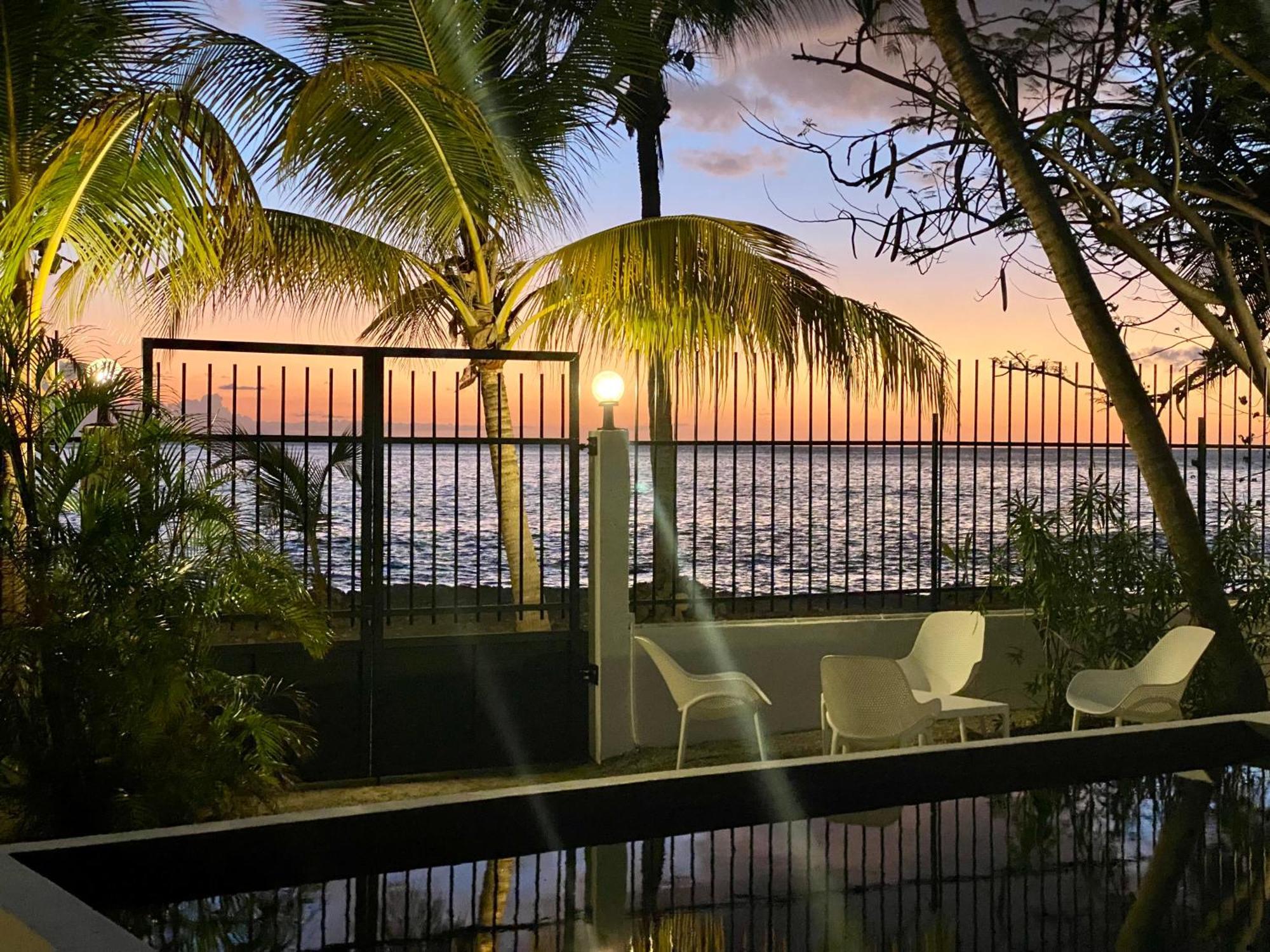 Villa Kay Alice - Beachfront *