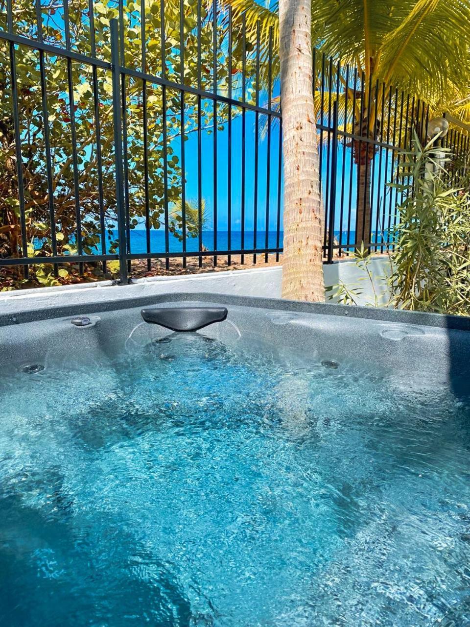 Villa Kay Alice - Beachfront Le Carbet