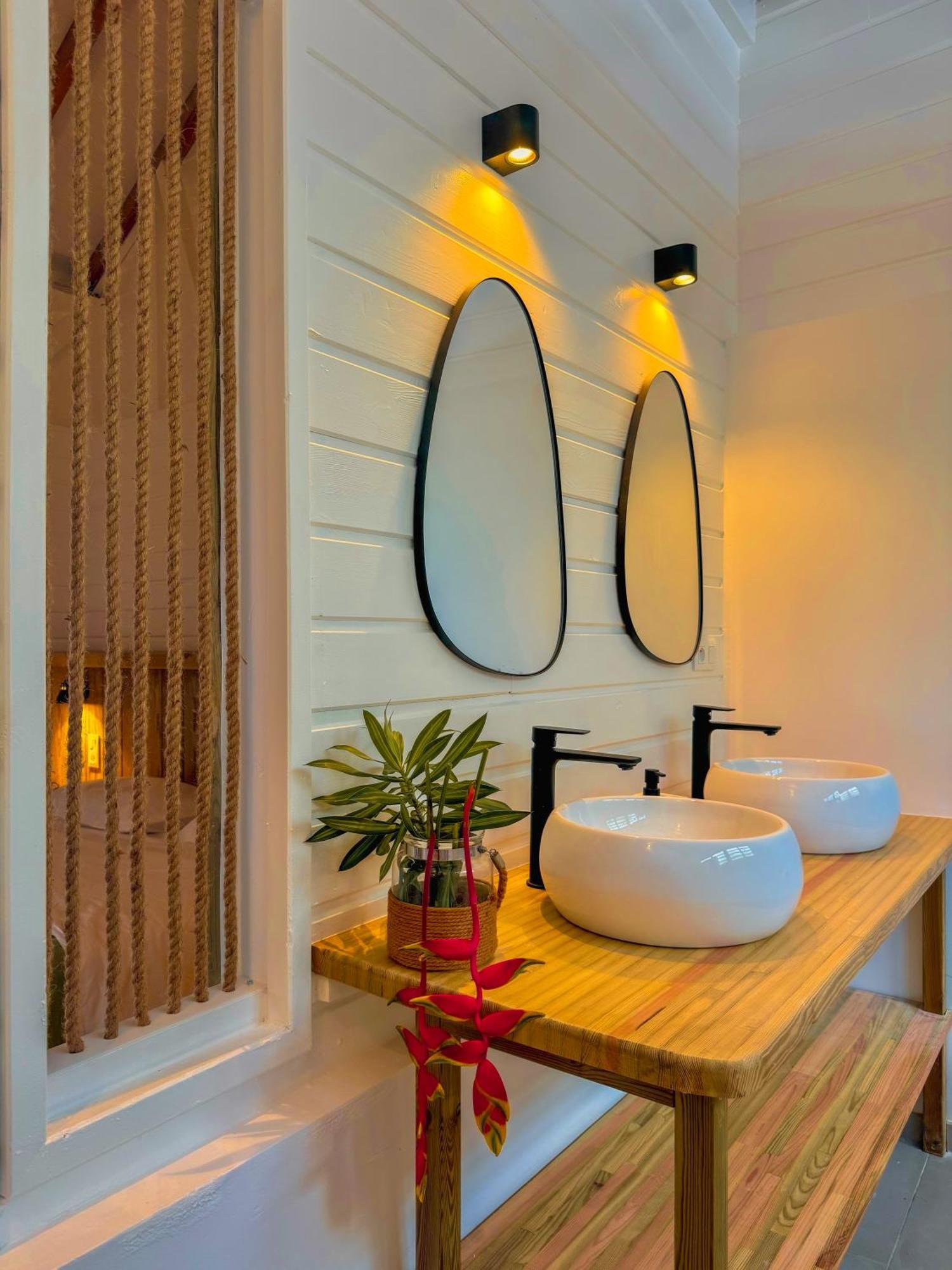 Kay Alice - Beachfront Villa Le Carbet