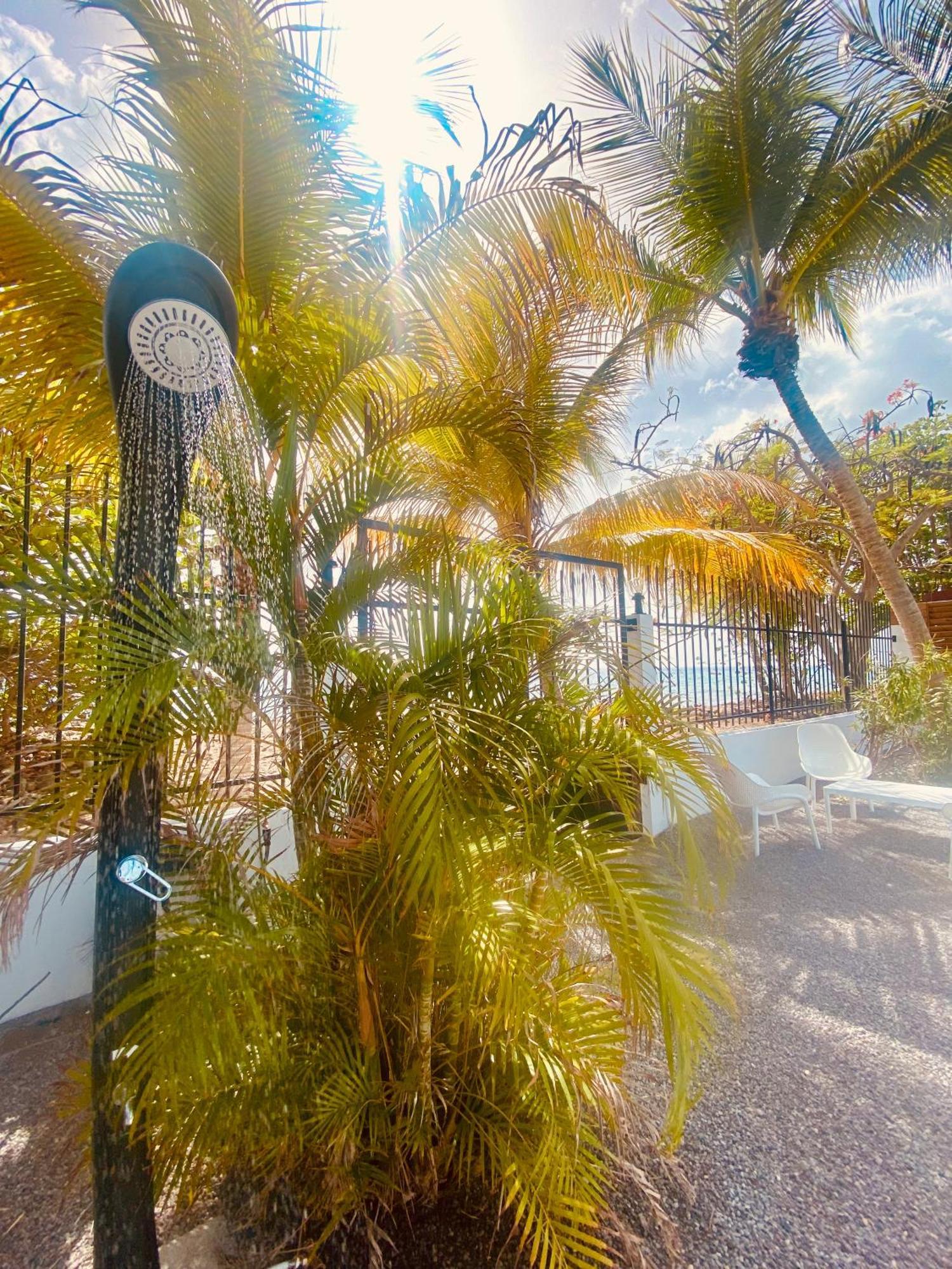 Villa Kay Alice - Beachfront *