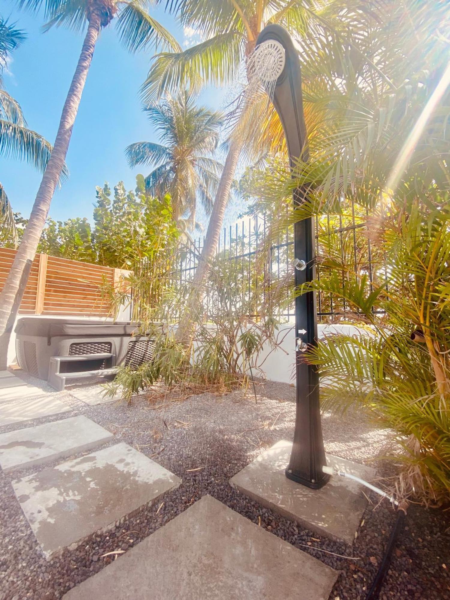 Villa Kay Alice - Beachfront *
