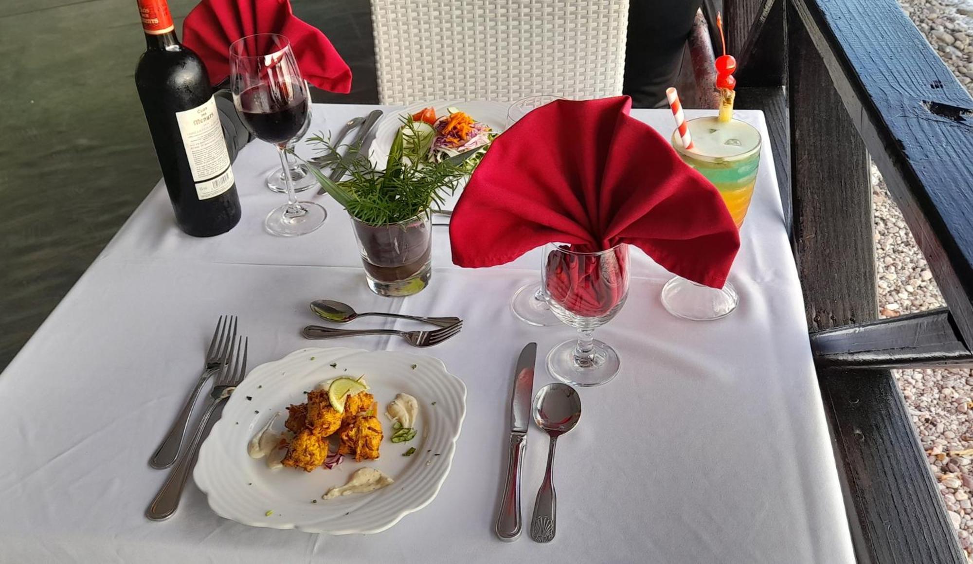 Hotel Ocean's Edge Restaurant & Bar 2*