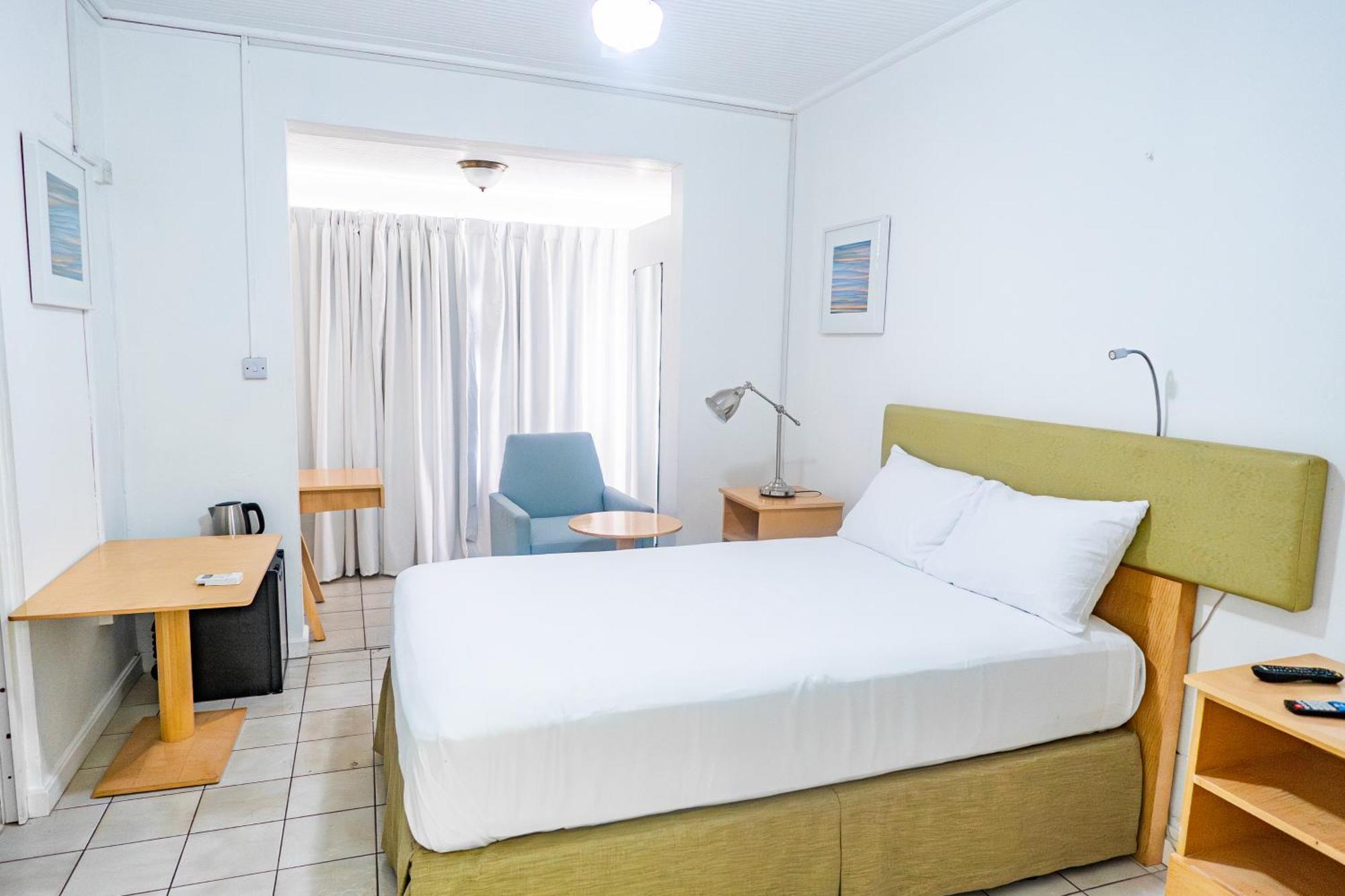 Ocean's Edge Restaurant & Bar Hotel Roseau