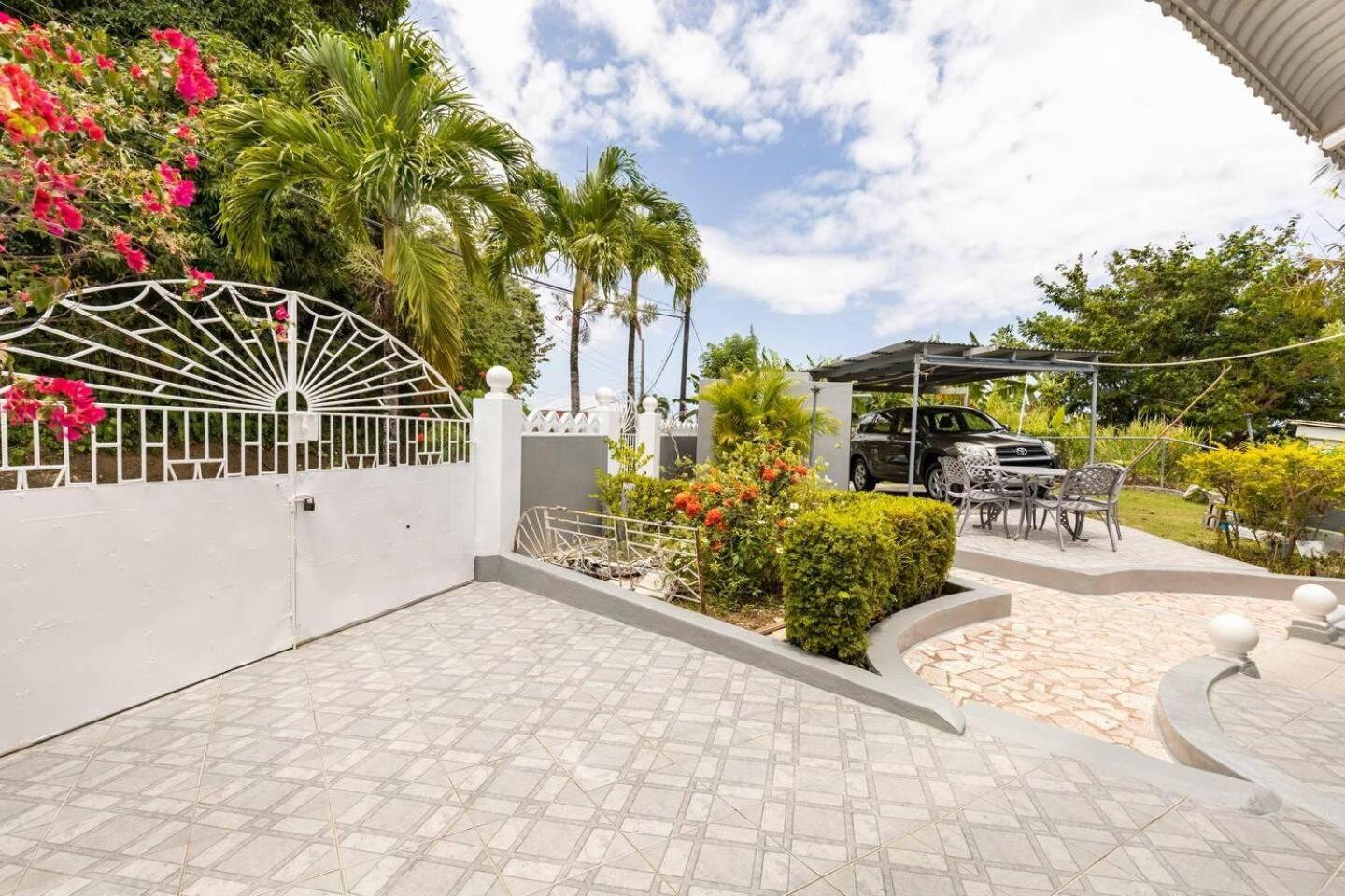 Housesleeps3-seaview-ac-parking-2br-nearbluelagoon Port Antonio