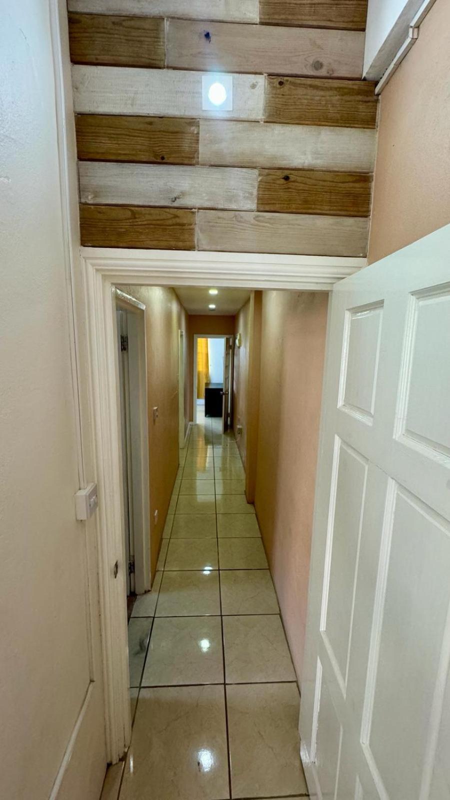 Apartment Multigen-lip Of The Escape Castries