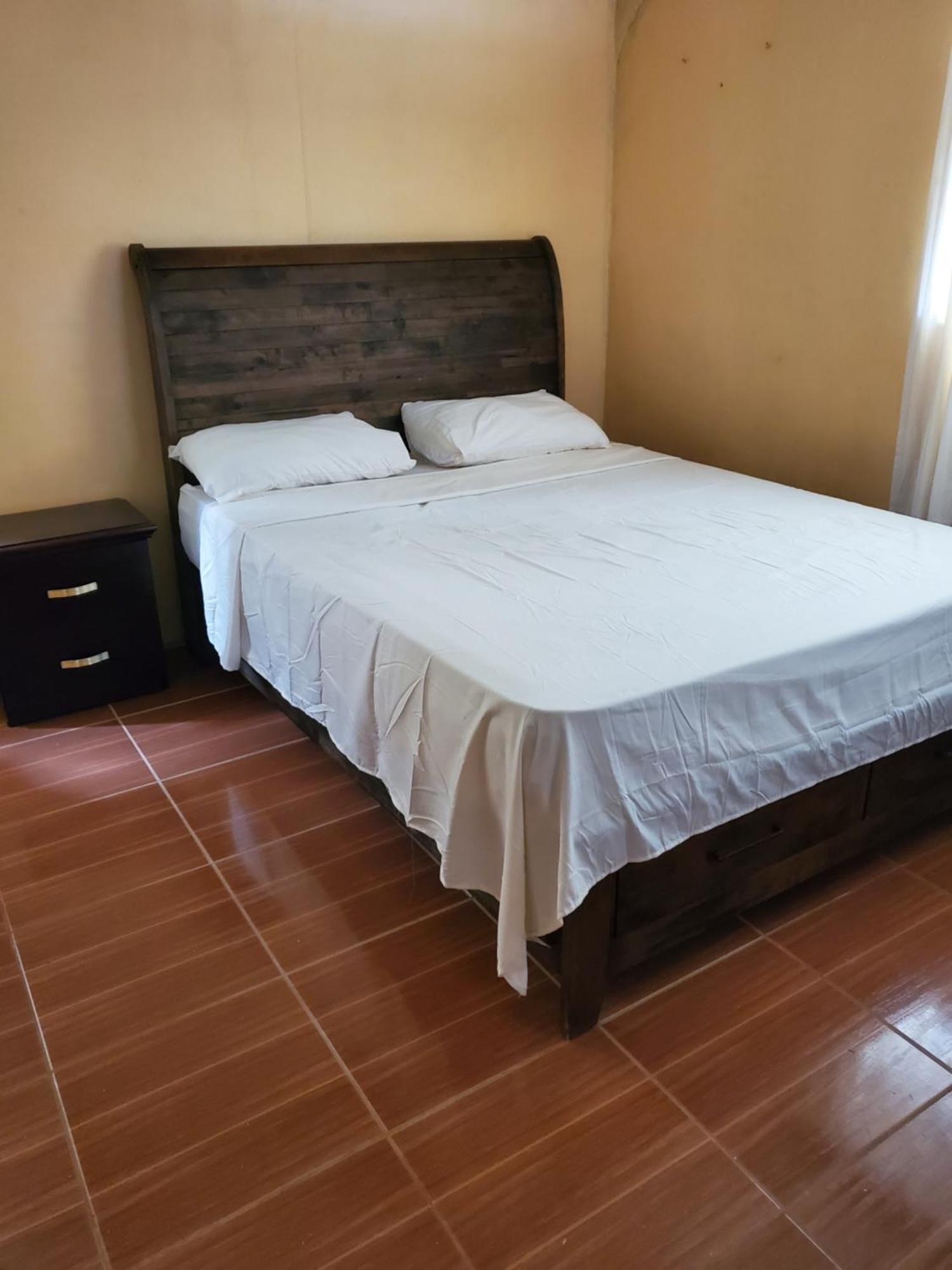 Lind's Comfort Place Apartment
