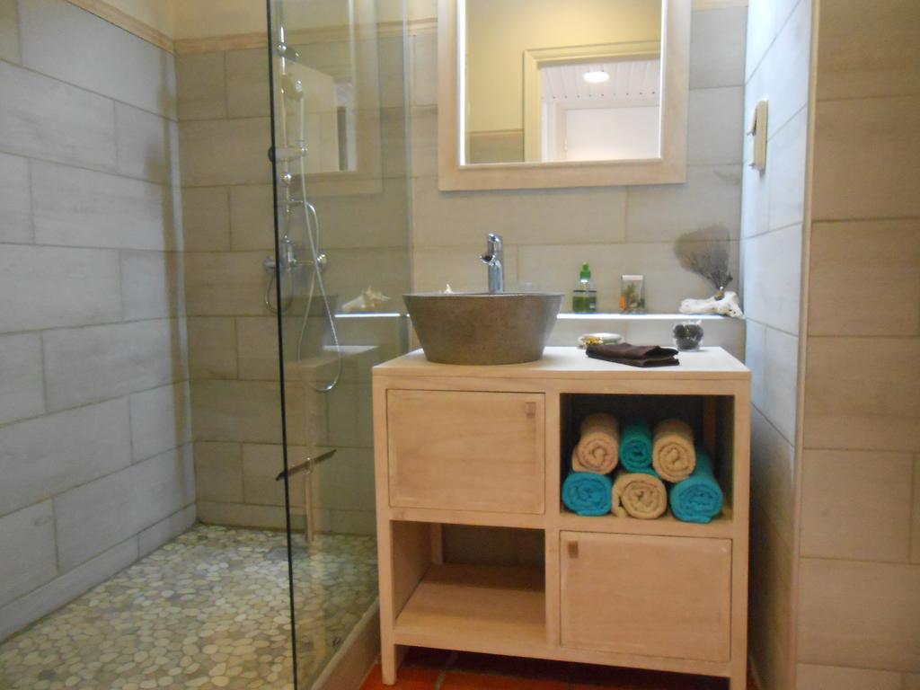 Lelagon Vue Mer, Pieds Dans L'eau Apartment