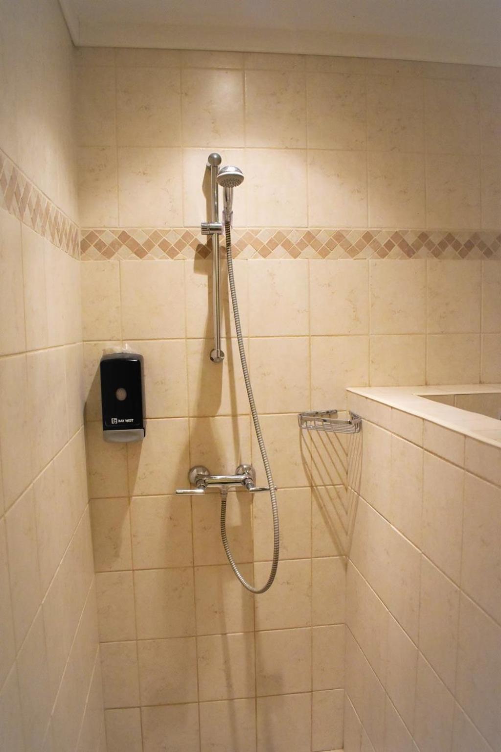 Apartment Oceanfront Barracuda At Den Laman *