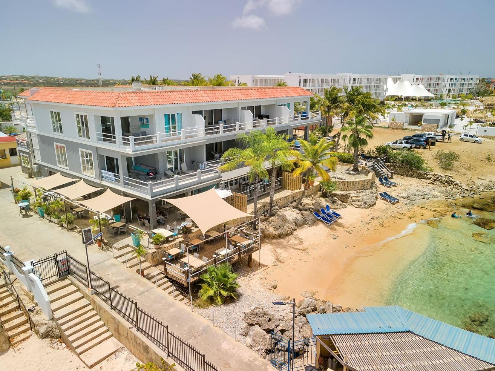 Oceanfront Barracuda At Den Laman Apartment