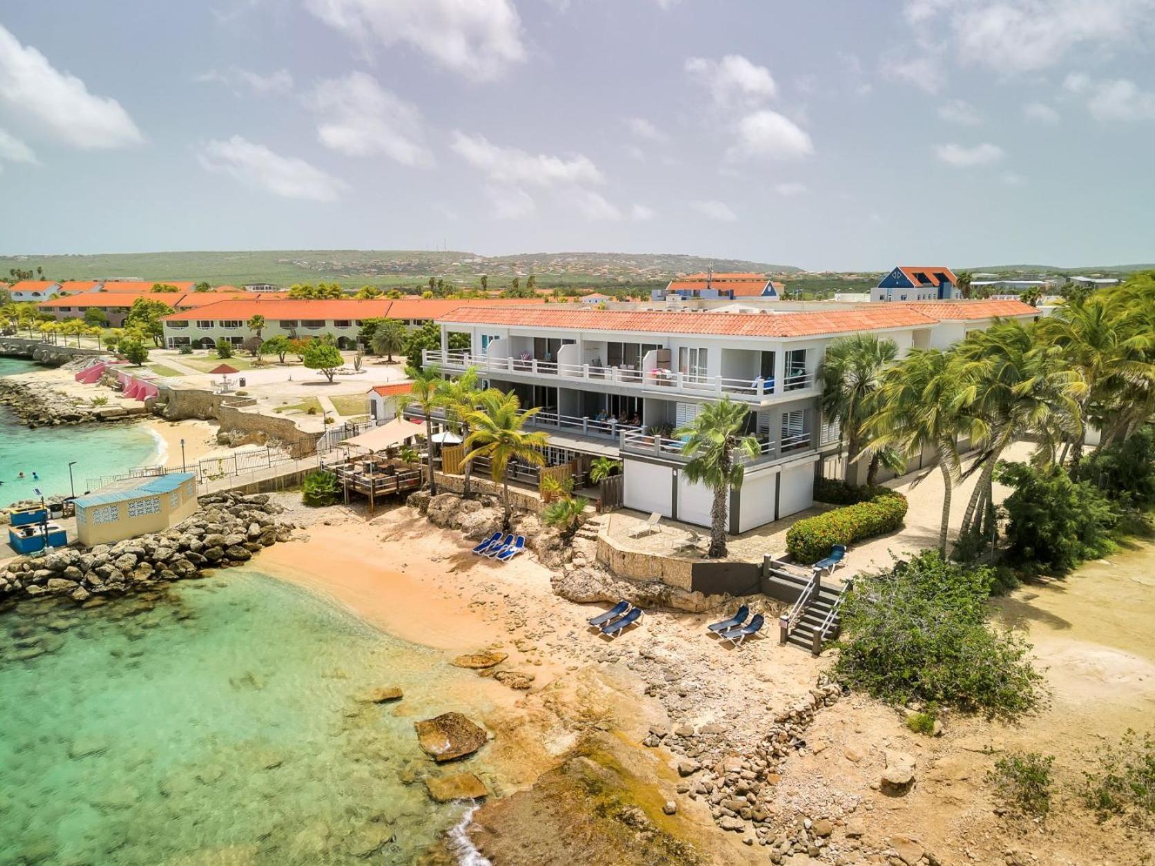 Oceanfront Barracuda At Den Laman Apartment *