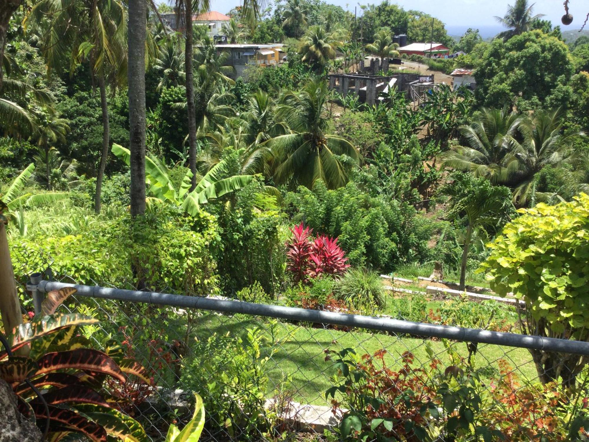 Housesleeps3-seaview-ac-parking-2br-nearbluelagoon *