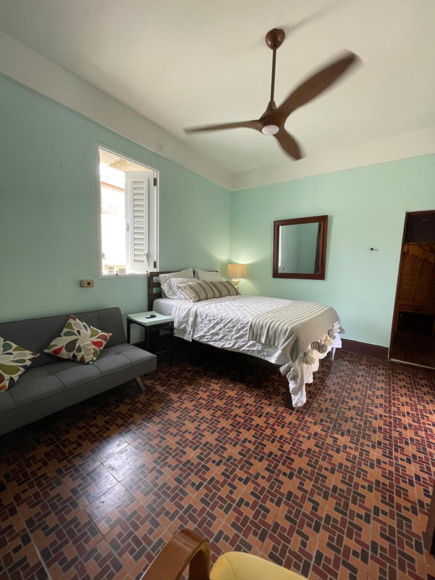 Fresh Tropical Colonial Style Walk-up- Rooftop Terrace- View Apartamento *
