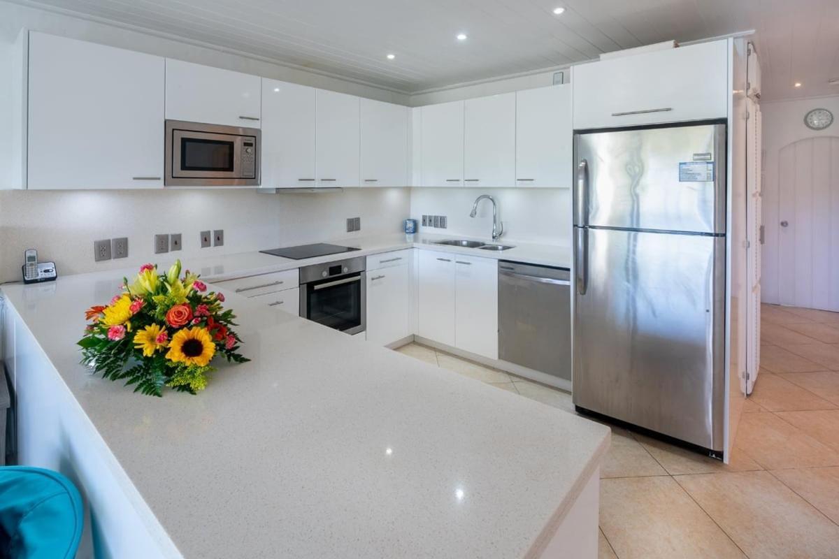 At Glitter Bay Estate By Blue Sky Luxury Apartment