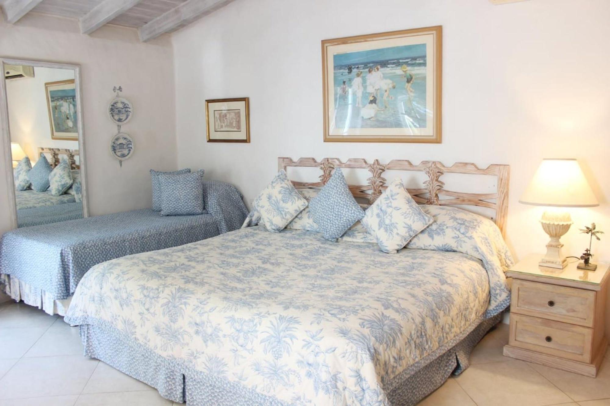 At Glitter Bay Estate By Blue Sky Luxury Apartment