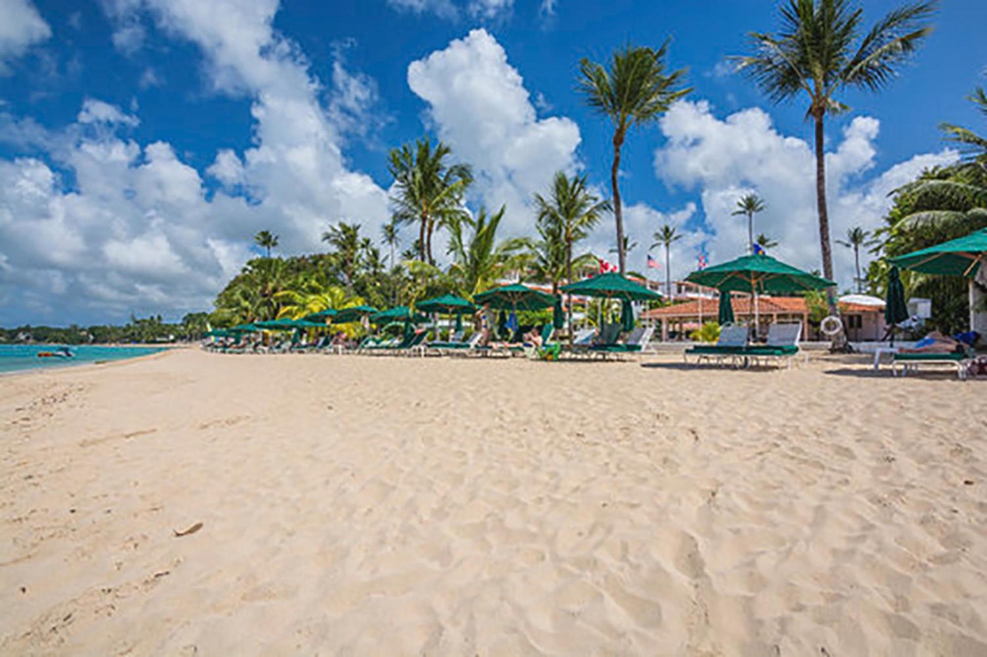 At Glitter Bay Estate By Blue Sky Luxury Apartment Saint James