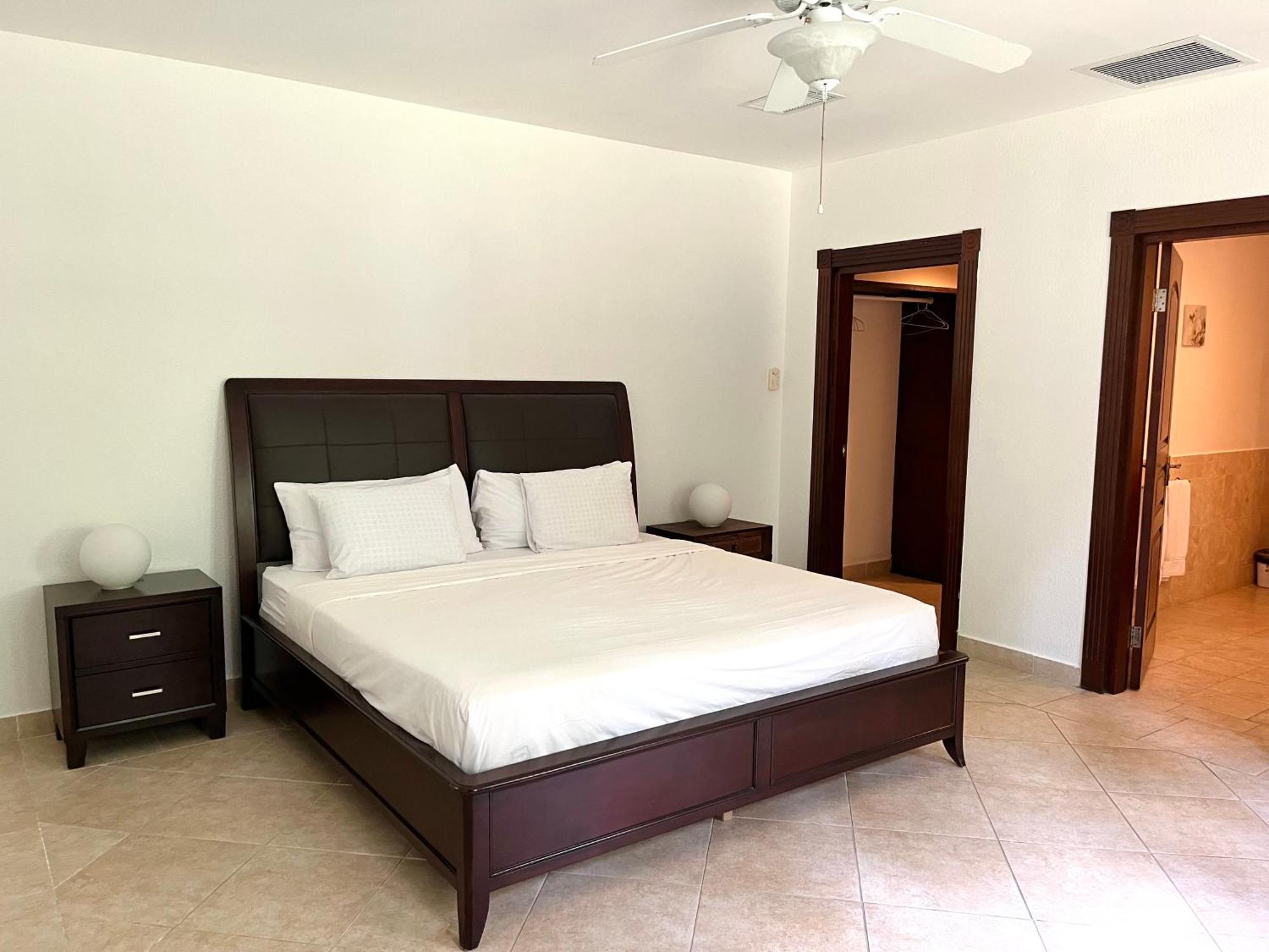The Porto Cupecoy Apartment *