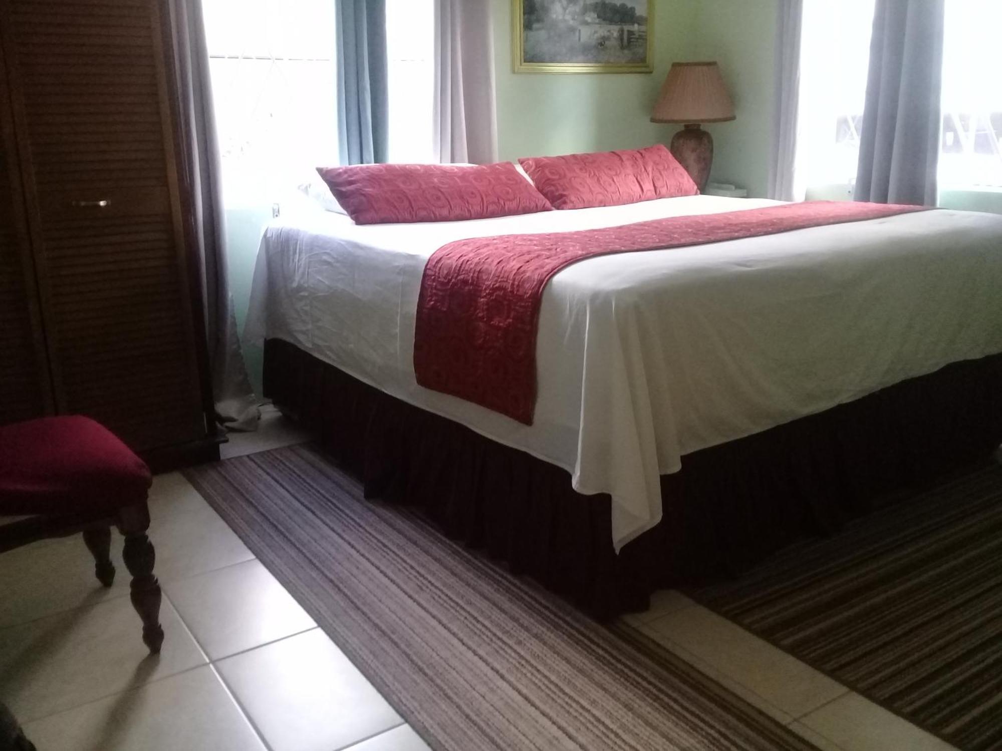 Royal Escape - 1 Guest house