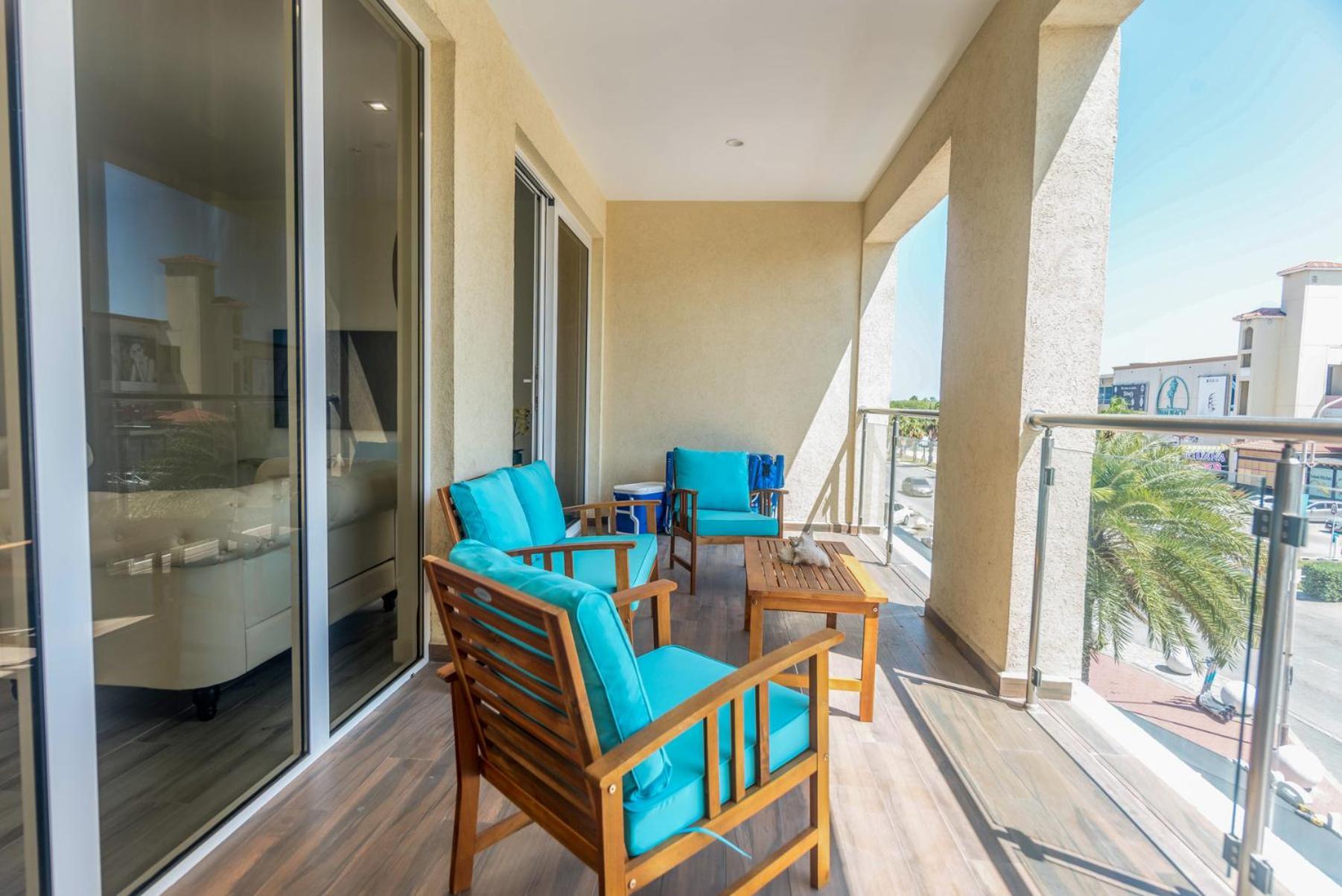 Aparthotel The Cove - Condo Hotel - Palm Beach Strip Palm Beach