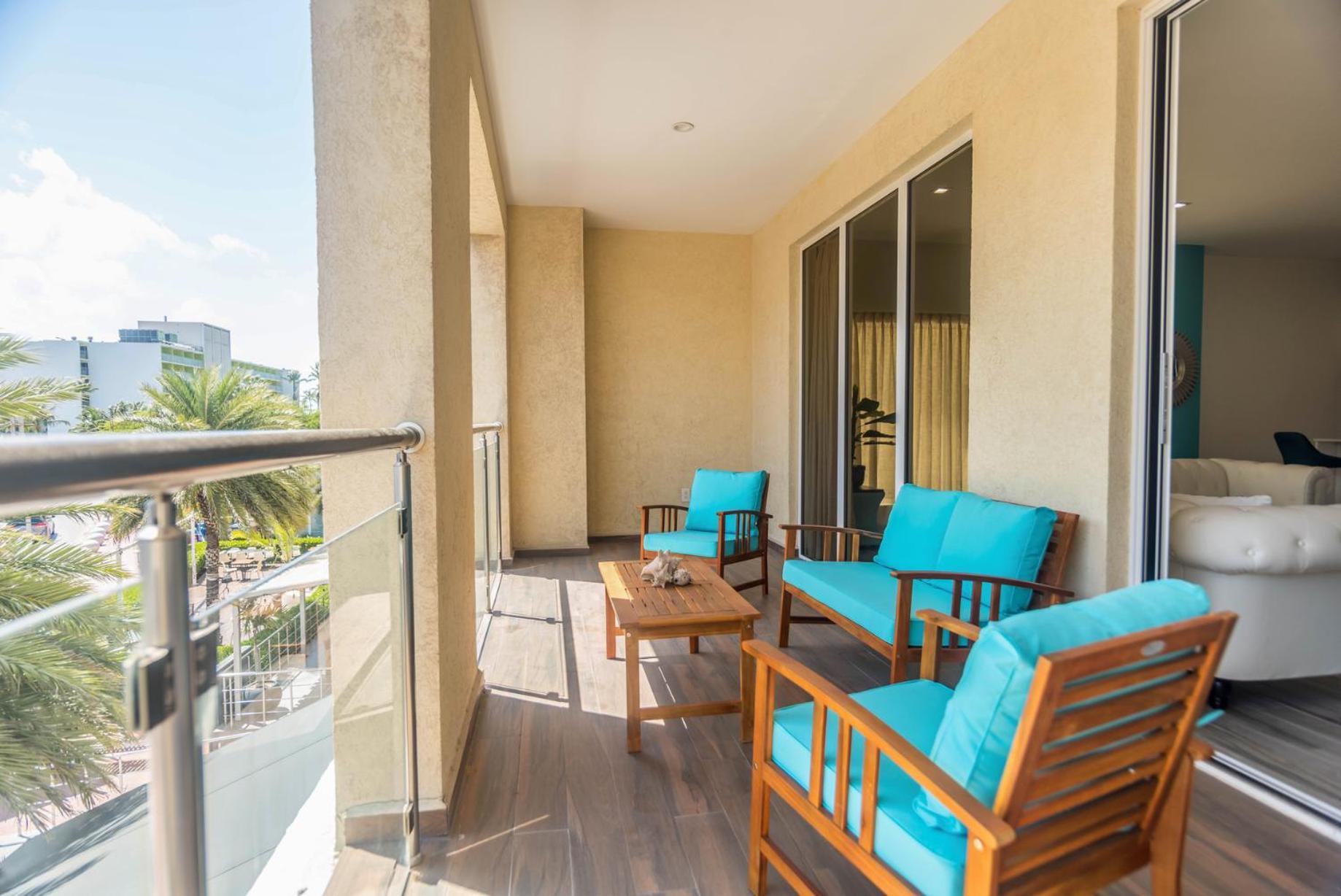 The Cove - Condo Hotel - Palm Beach Strip Aparthotel