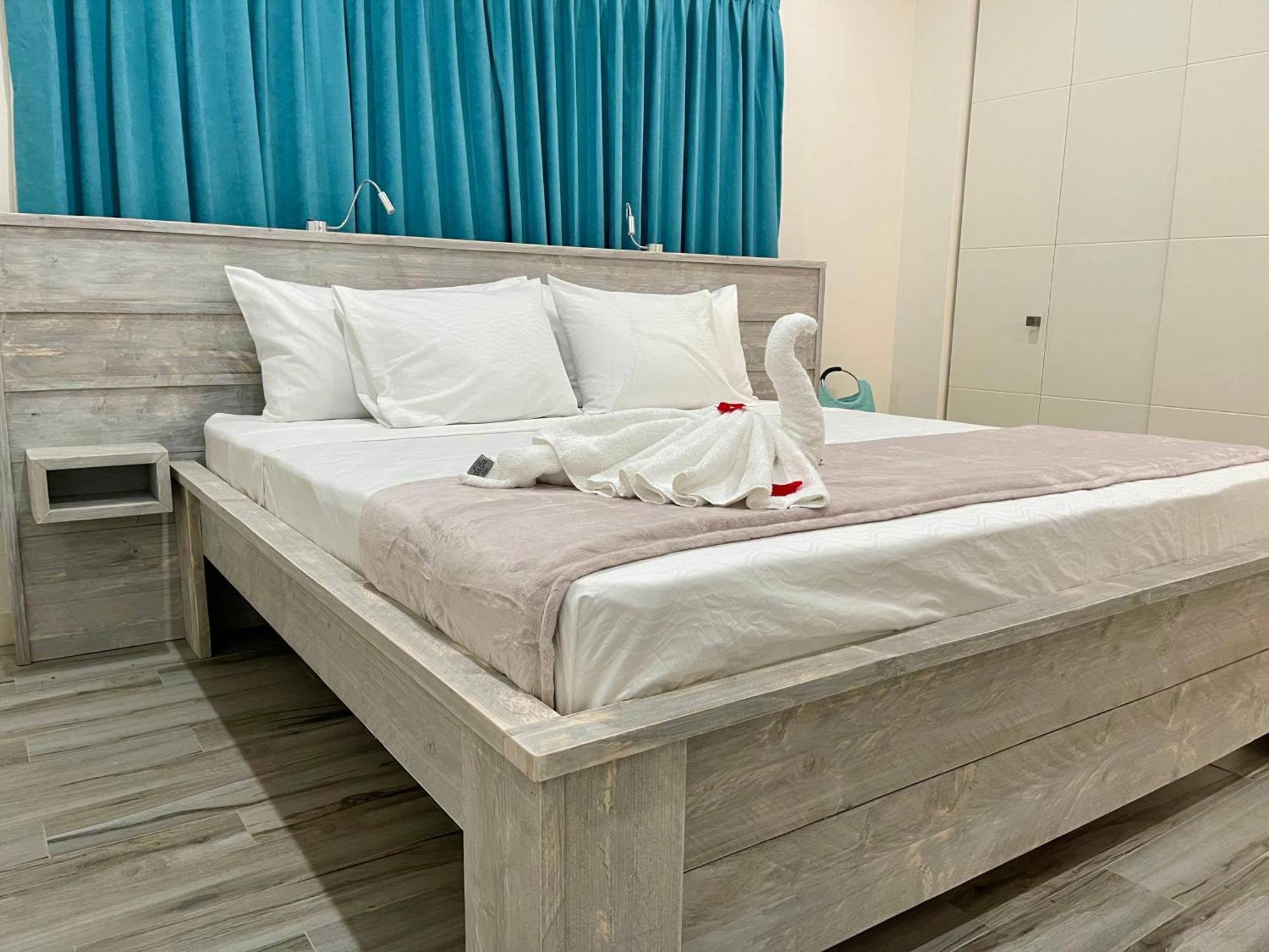 The Cove - Condo Hotel - Palm Beach Strip Aparthotel 5*
