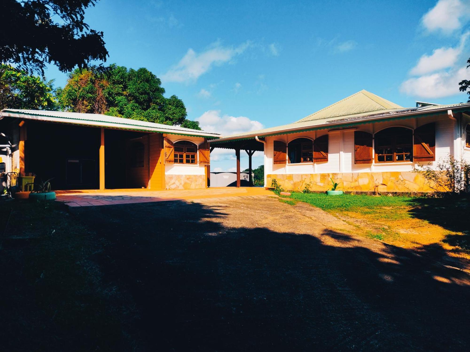 La Villa Mil'Or, Ideale Pour Vos Petits Evenements & Magnifique Vue Sur La Baie Du Robert Le Robert