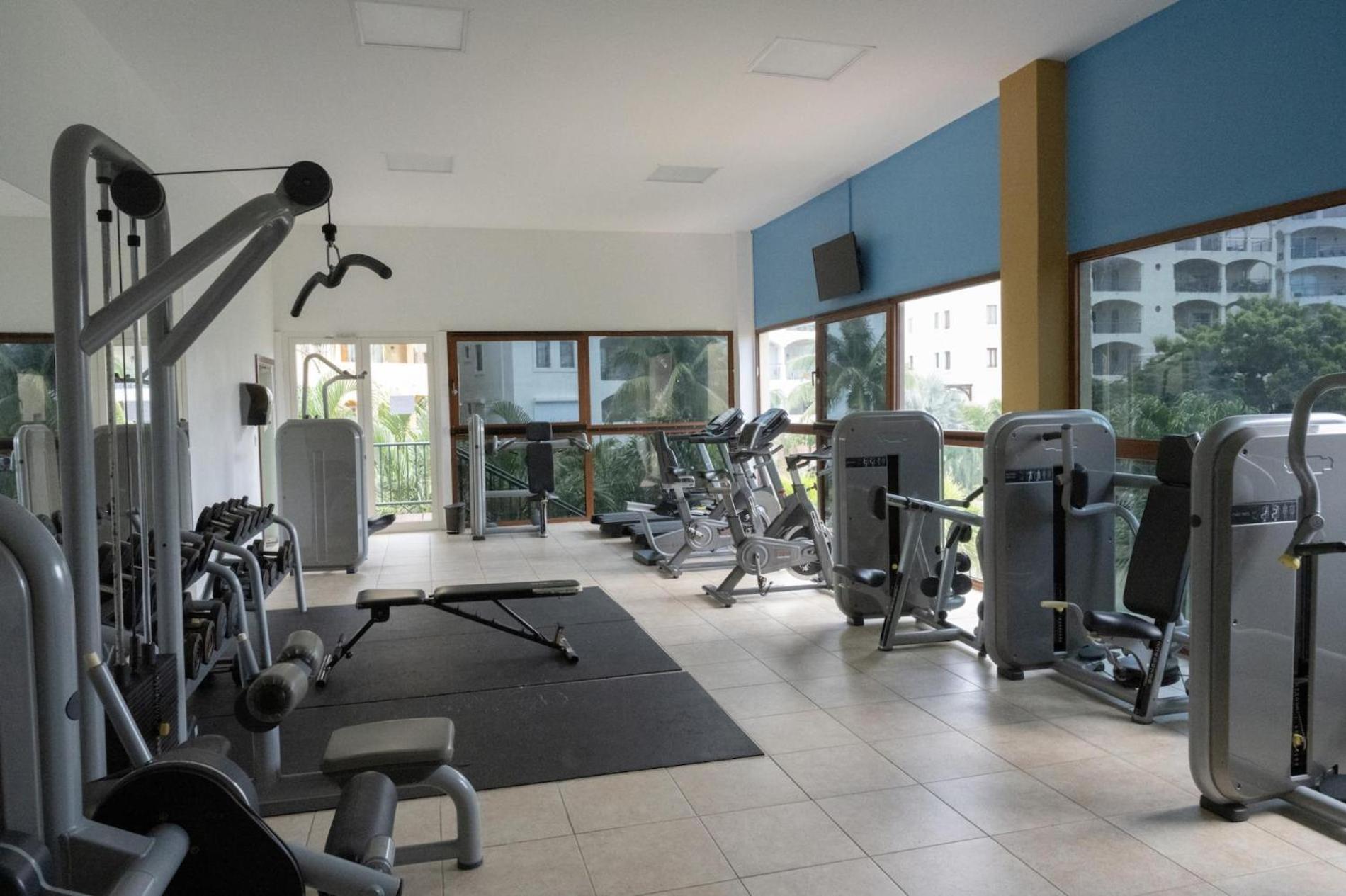 Designers Delight 3 Bedroom W Pool Gym Tennis Courts Apartment Cupecoy (Sint Maarten)