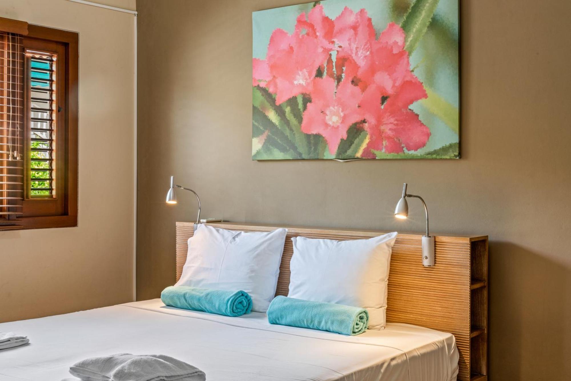 Spanish Water View - Jan Thiel Area Apartment *