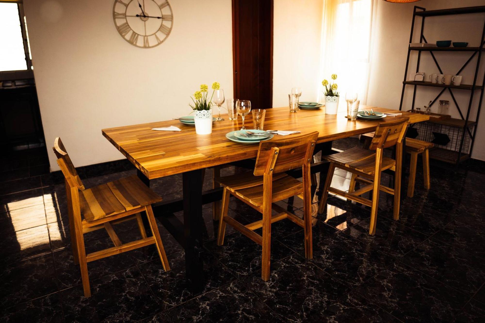 H1 & H2 - Breakfast & Service - Airport Close Apartamento