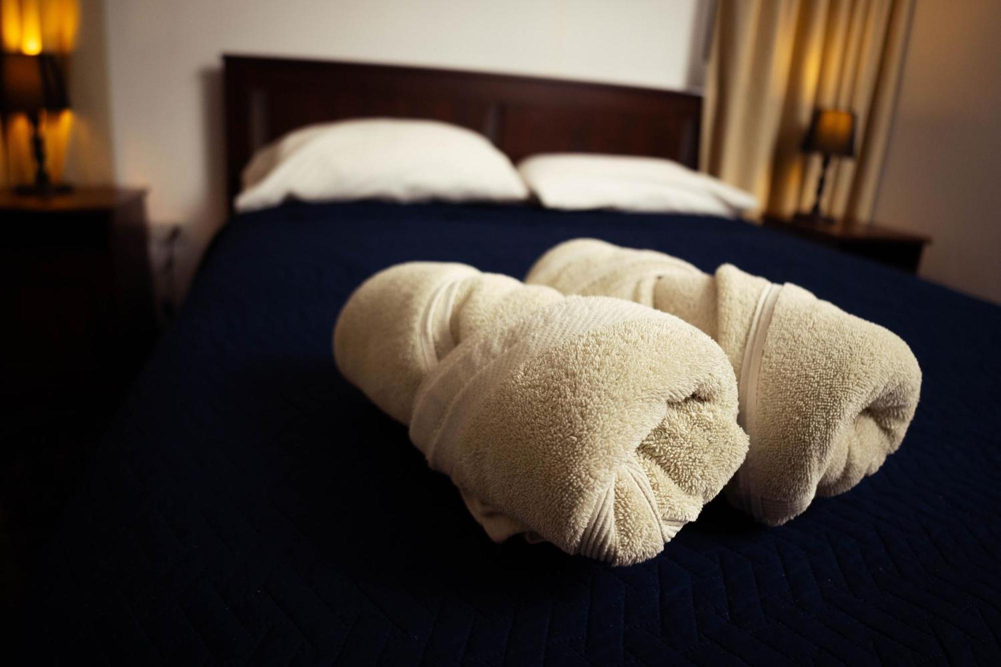 H1 & H2 - Breakfast & Service - Airport Close Apartamento *