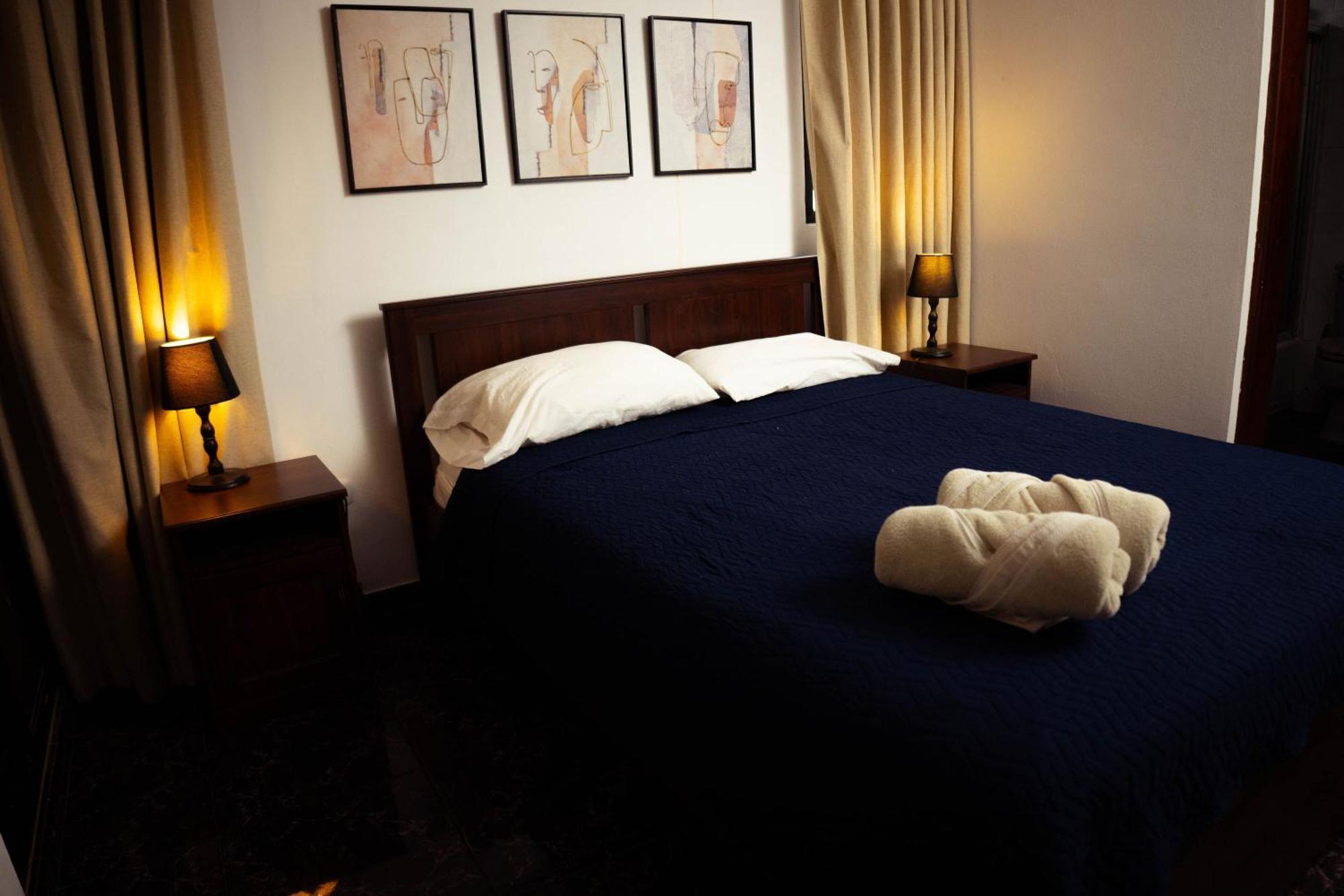 H1 & H2 - Breakfast & Service - Airport Close Apartamento
