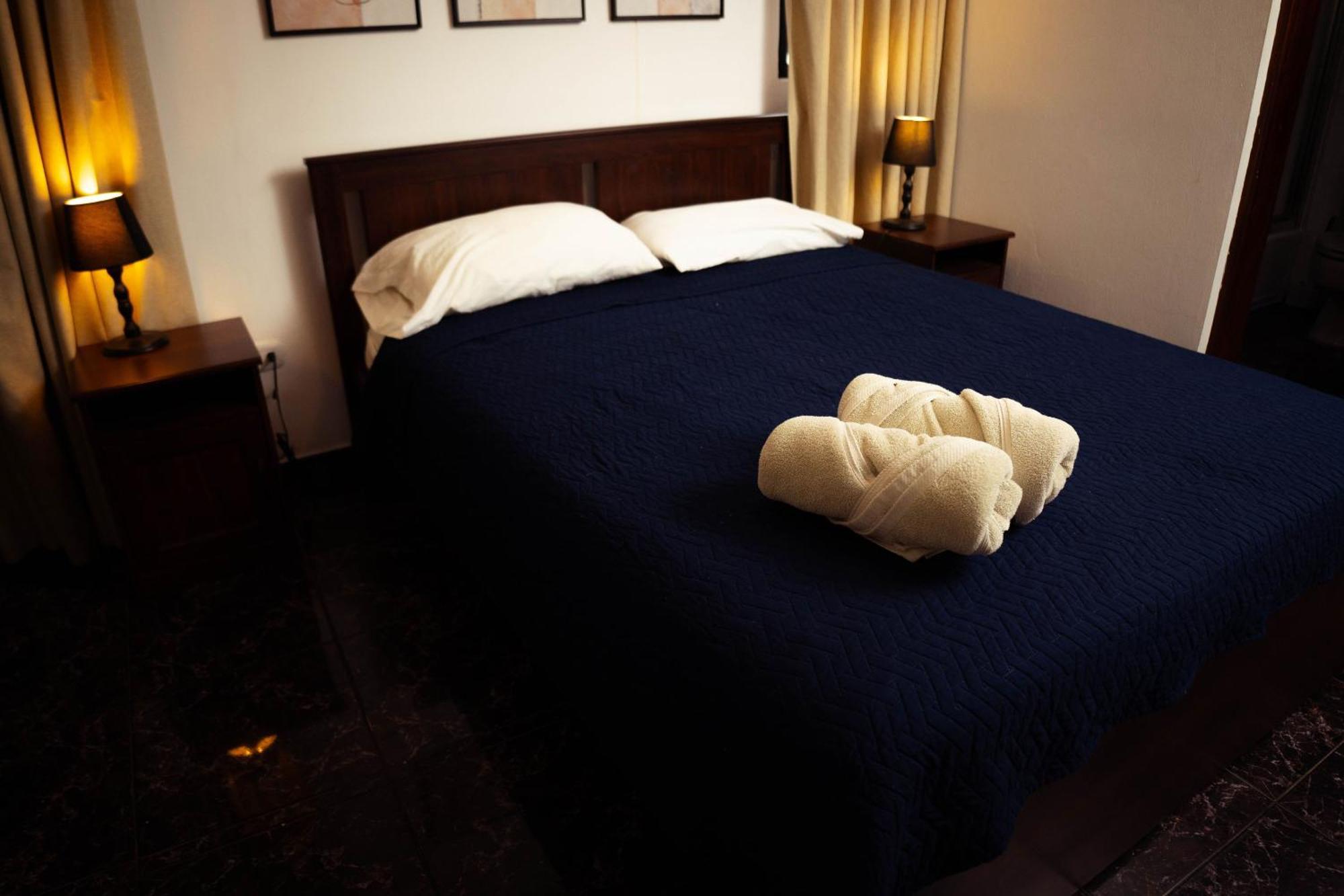 Apartamento H1 & H2 - Breakfast & Service - Airport Close *